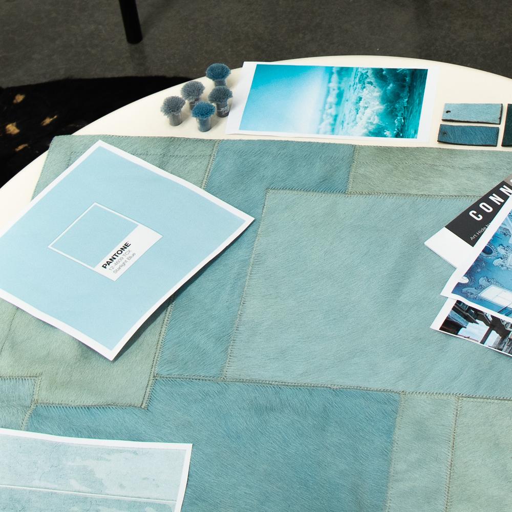 Art Déco Sasha Bikoff X Art Hide Tappeto rotondo personalizzabile Starlight Blue Pastiche Grande in vendita