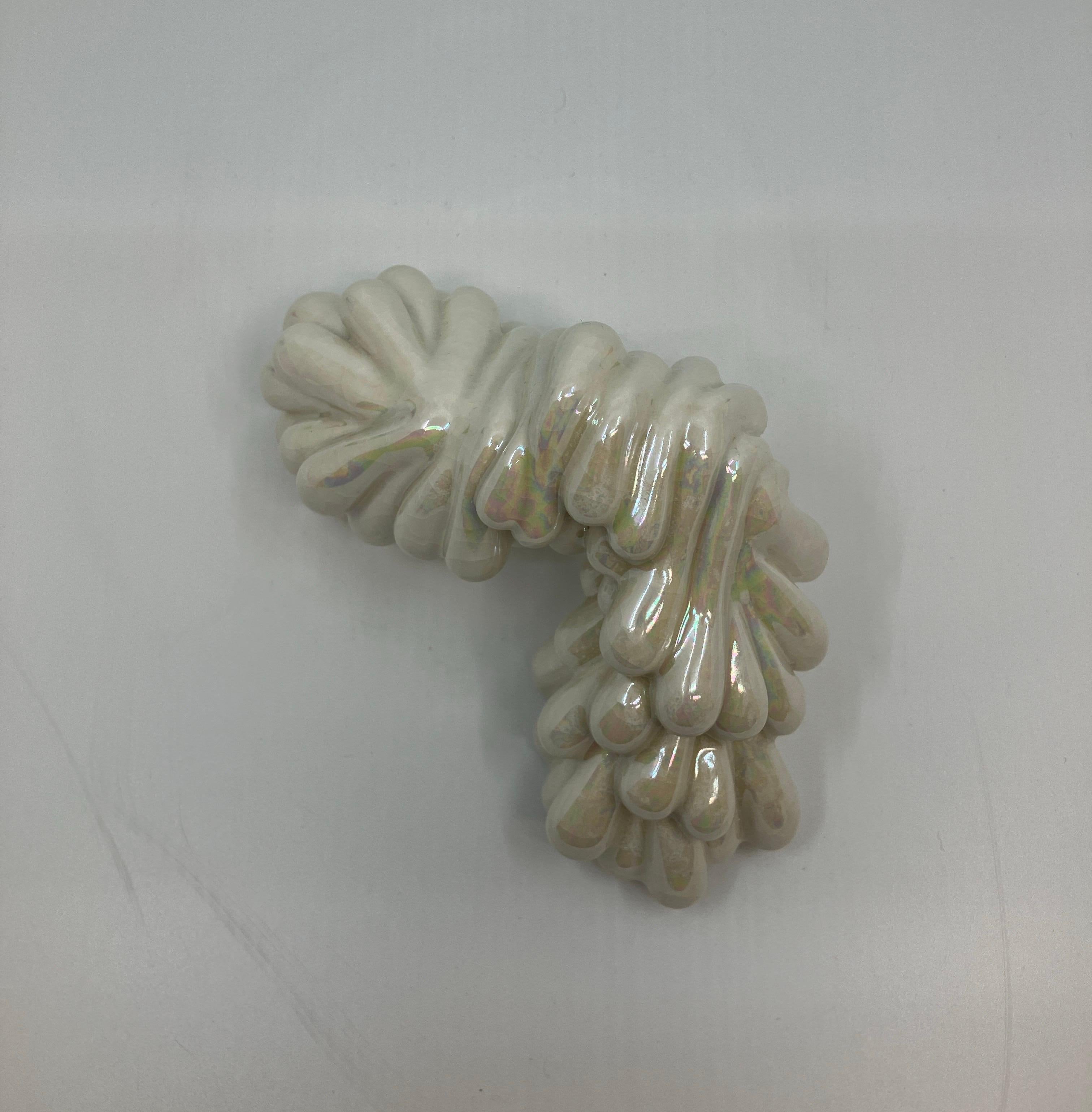 Escultura abstracta de cerámica con esmalte y nácar, Contemporánea, Pequeña en venta 2