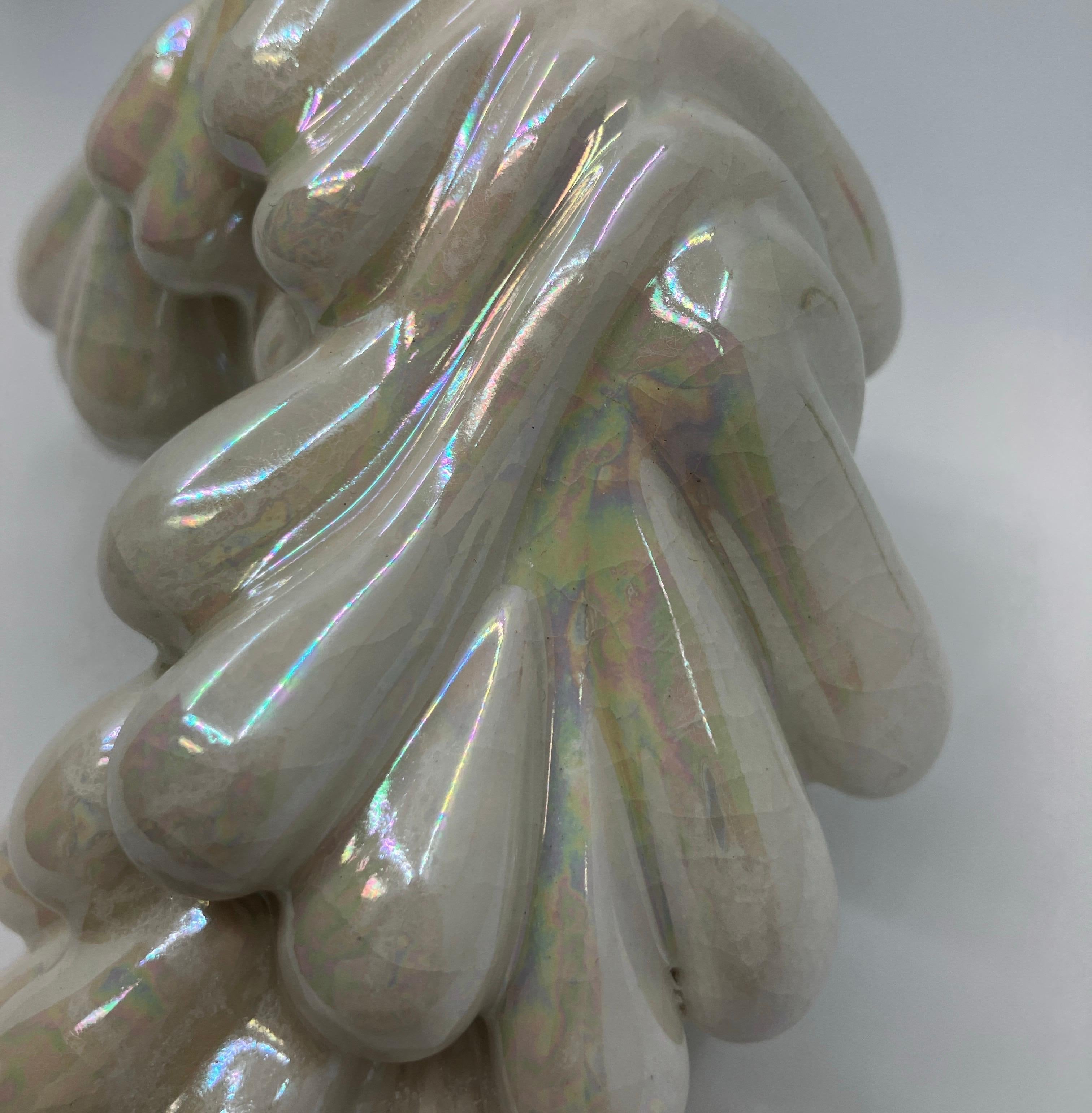 Escultura abstracta de cerámica con esmalte y nácar, Contemporánea, Pequeña en venta 3