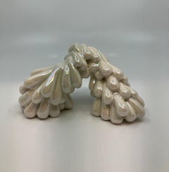 Escultura abstracta de cerámica con esmalte y nácar, Contemporánea, Pequeña