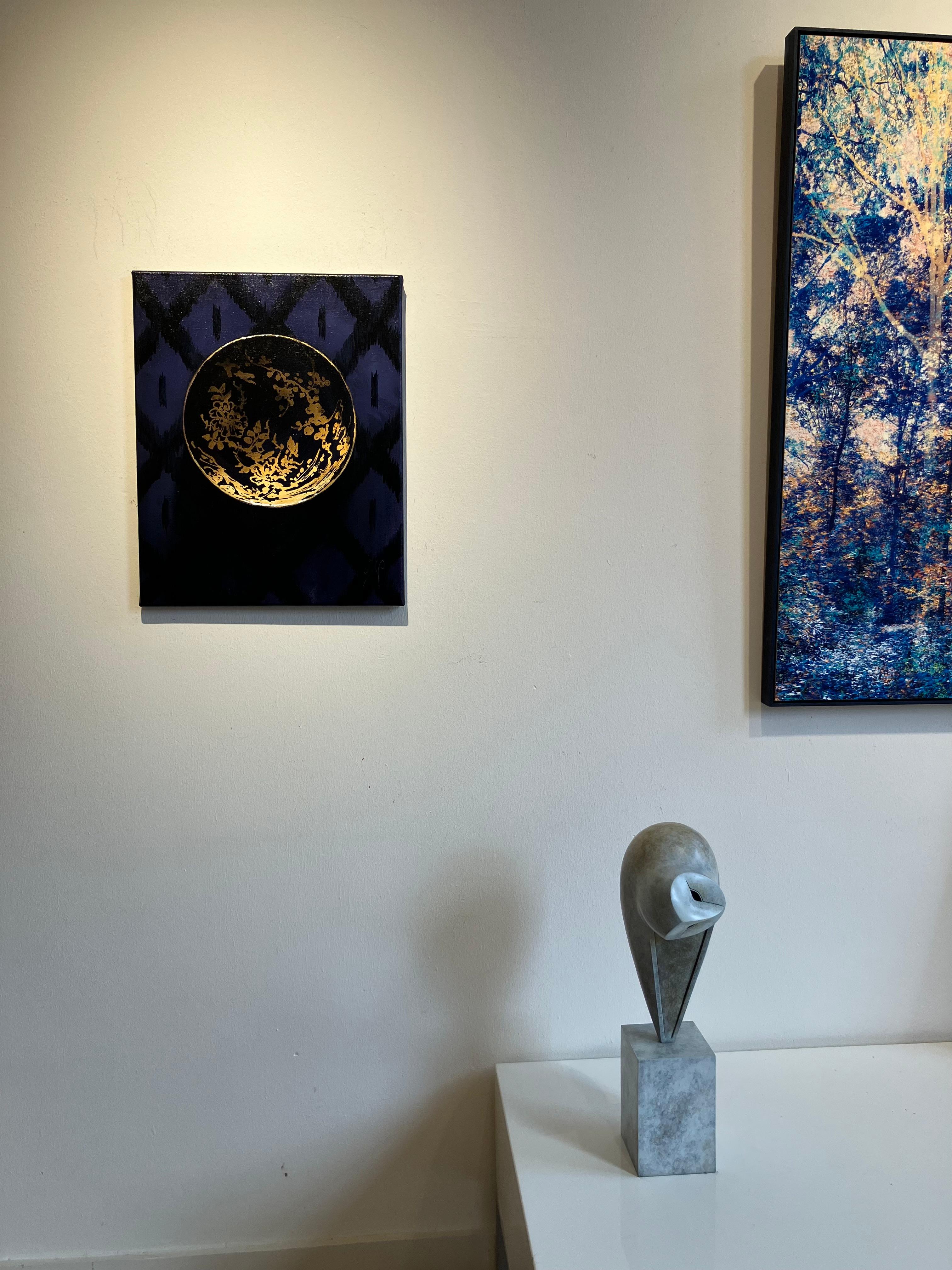 ''Bol avec or'', Nature morte contemporaine avec bol en porcelaine en vente 4