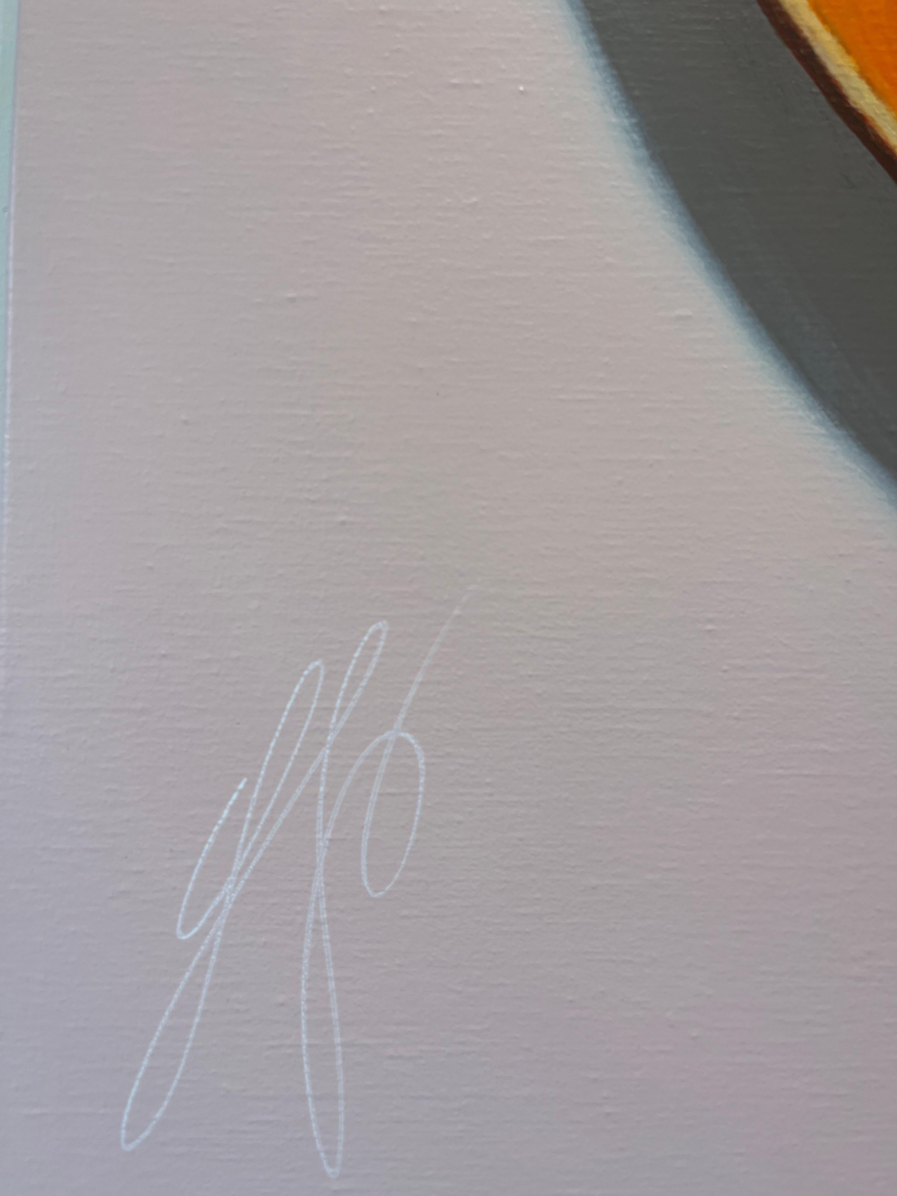 ''Piatto arancione'', pittura contemporanea di natura morta di piatto di porcellana con oro 2