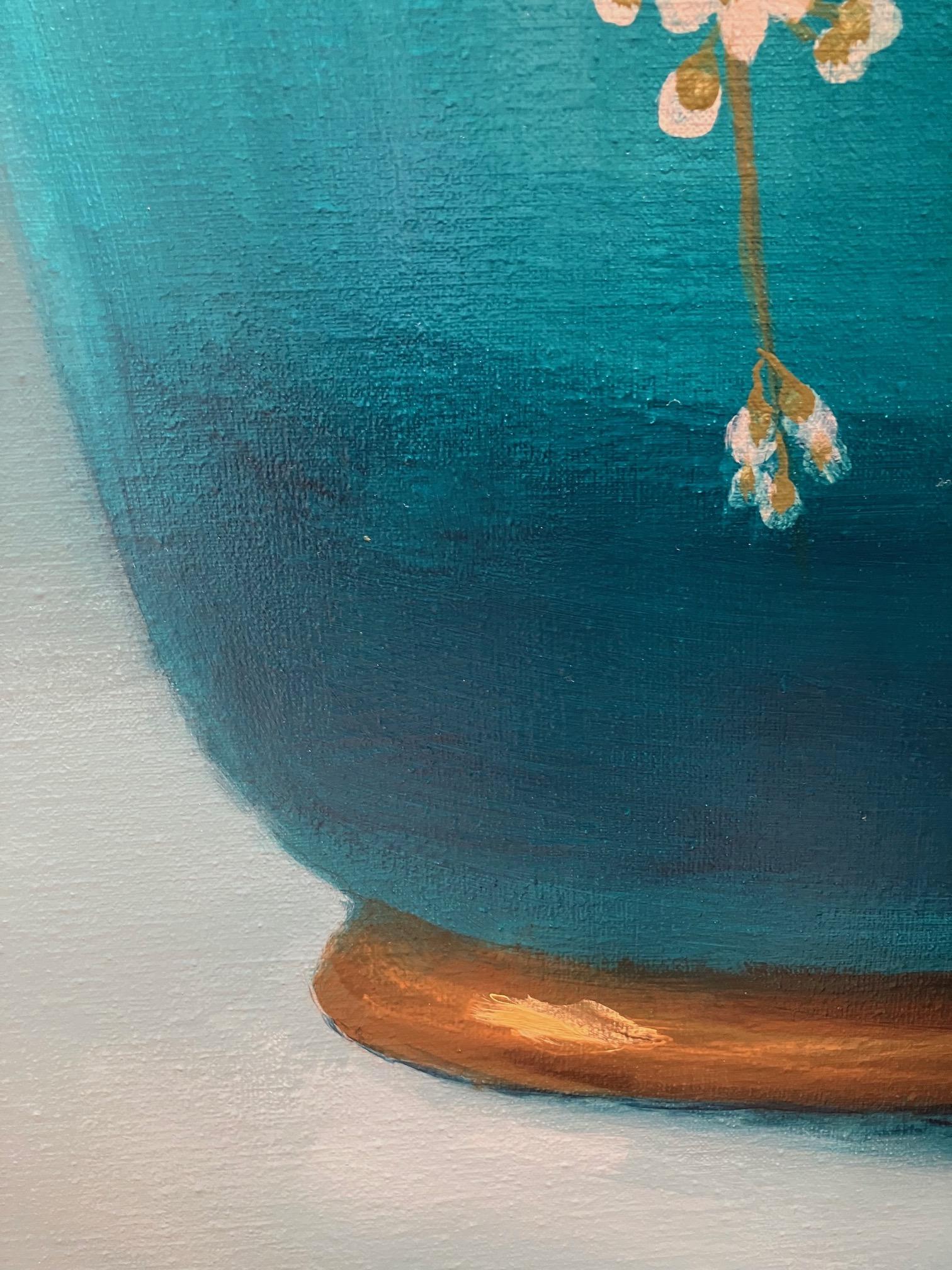 ''Turquoise Vase'', Dutch Contemporary Still Life Painting of Porcelain Vase For Sale 3