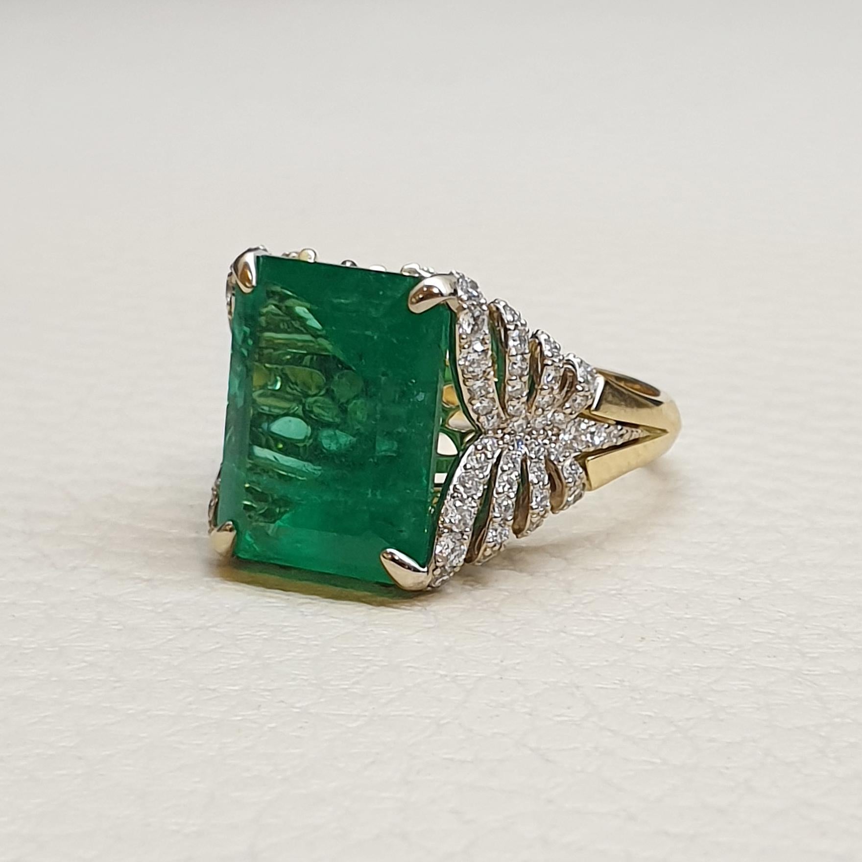 Emerald Cut Sasonko 8.82 Carat Emerald Diamonds 18 Karat Yellow Gold Cocktail Ring For Sale