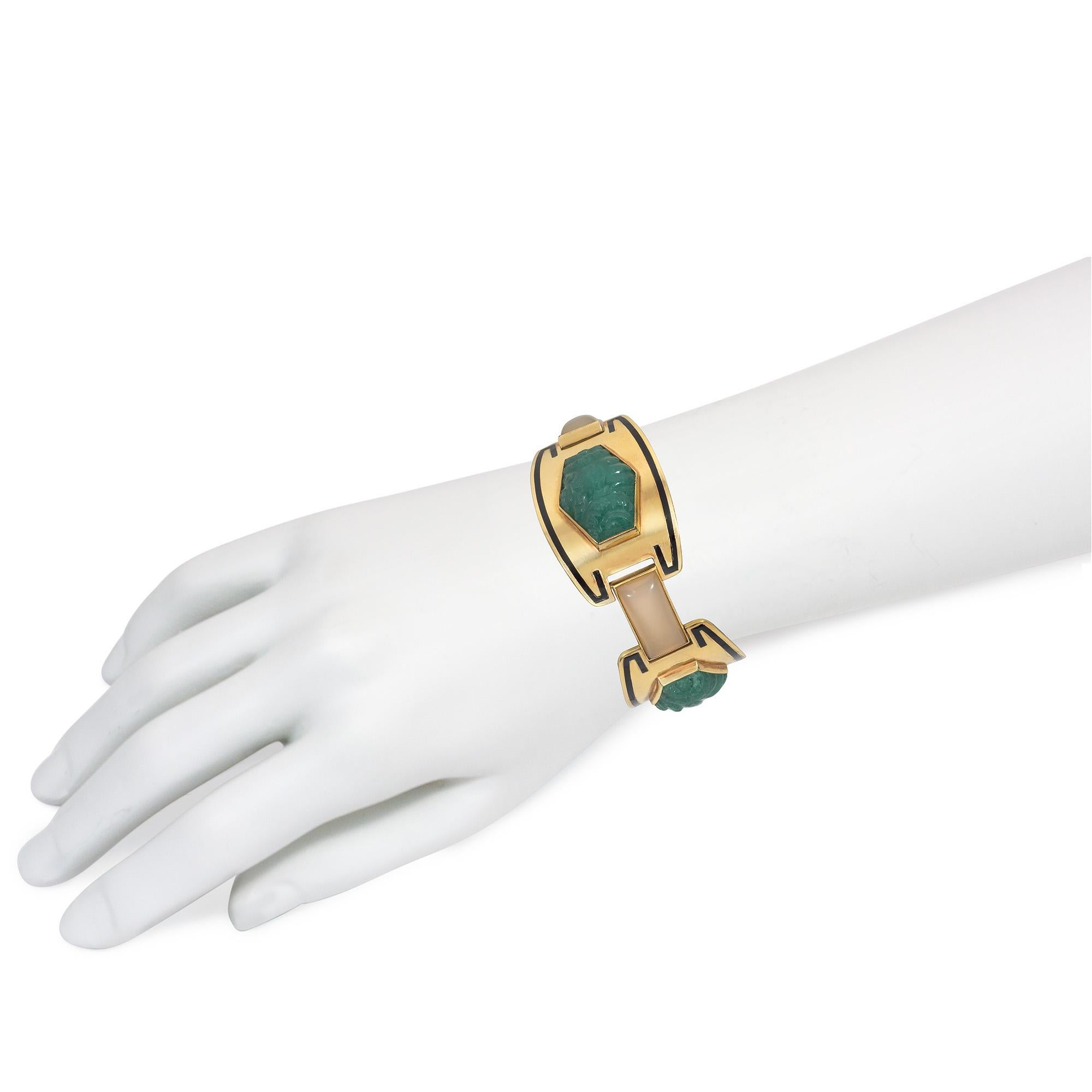 Sasportas, französisches Armband aus Gold, geschnitztem Aventurin und Chalzedon im Art Déco-Stil (Gemischter Schliff) im Angebot