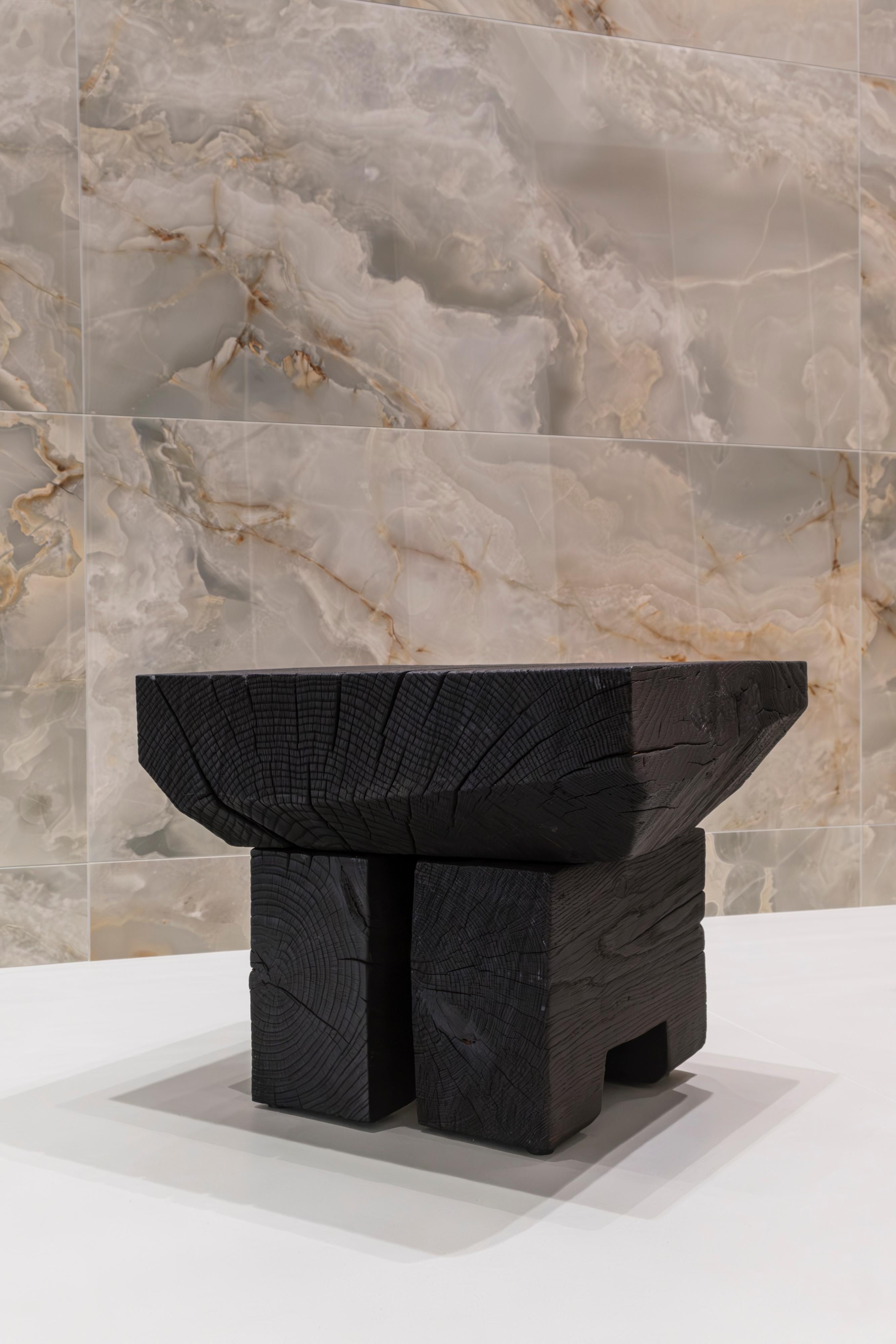 Italiano Sgabello Sass Charred di Riccardo Monte in vendita