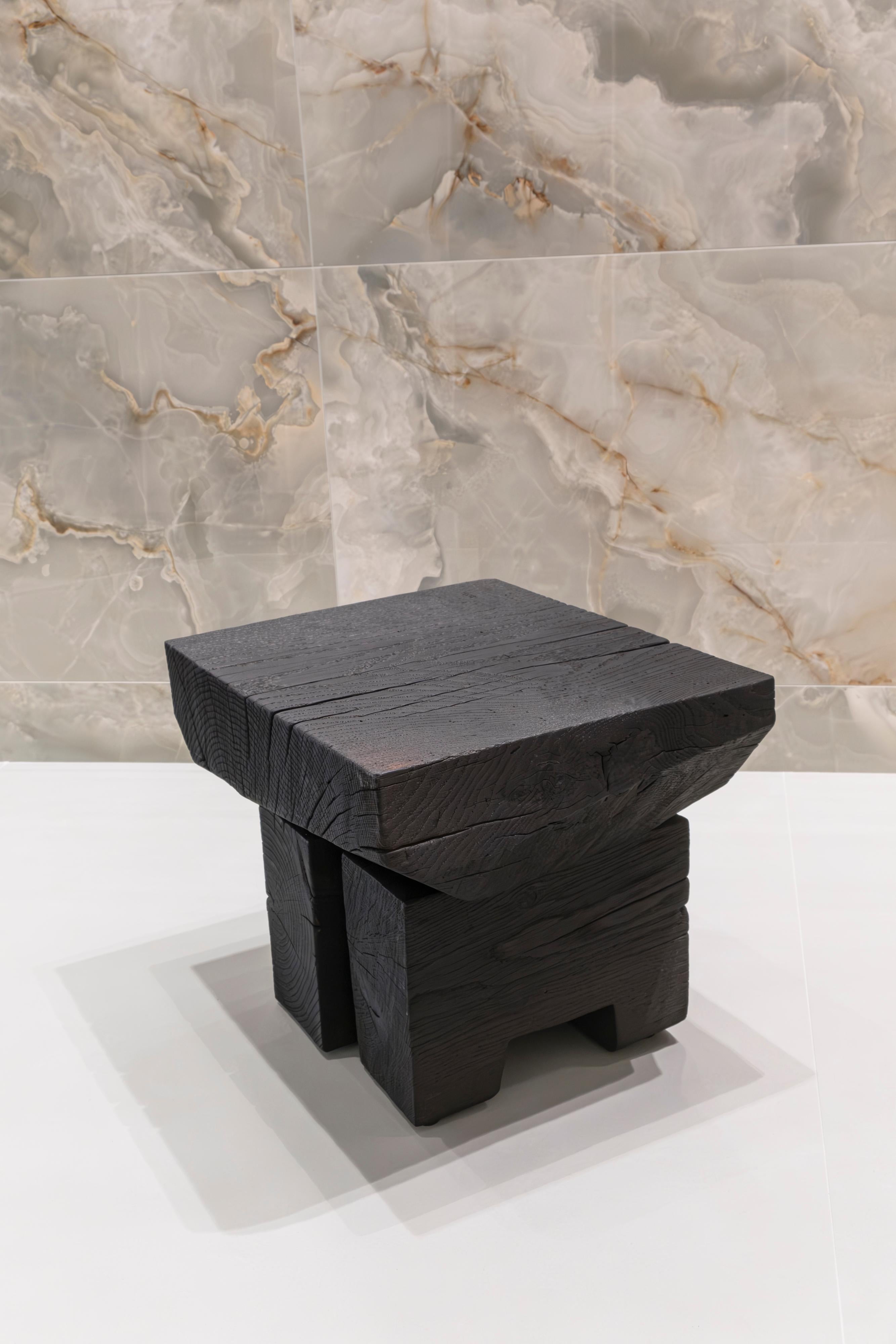 XXI secolo e contemporaneo Sgabello Sass Charred di Riccardo Monte in vendita
