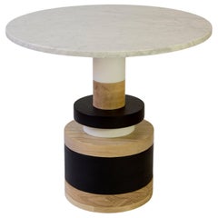 Tavolo da gioco Sass di Souda, legno nero, bianco e naturale, piano in marmo bianco