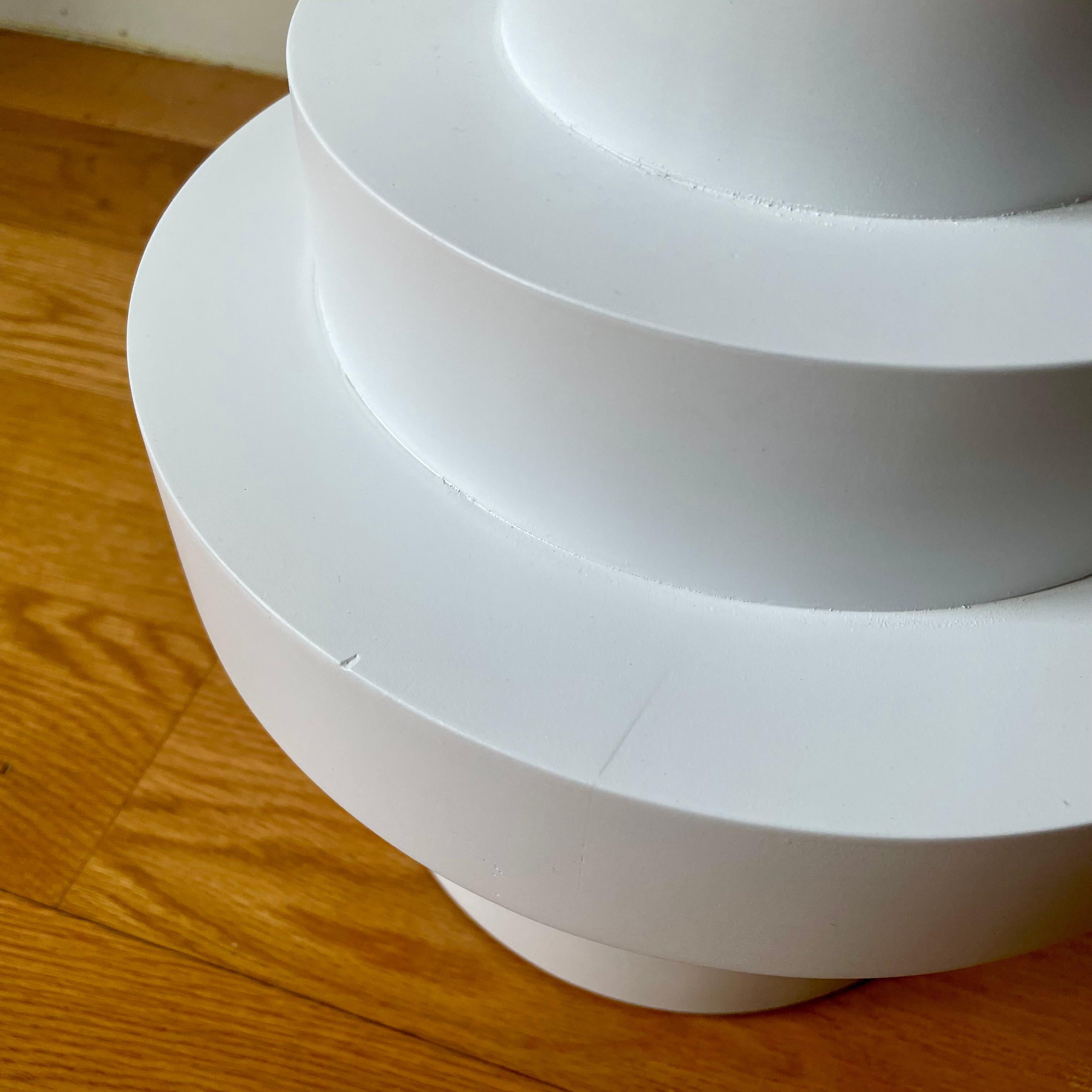 Moderne Sass Side Table from Souda, Tall, White, Wood, Factory 2nd, In Stock en vente