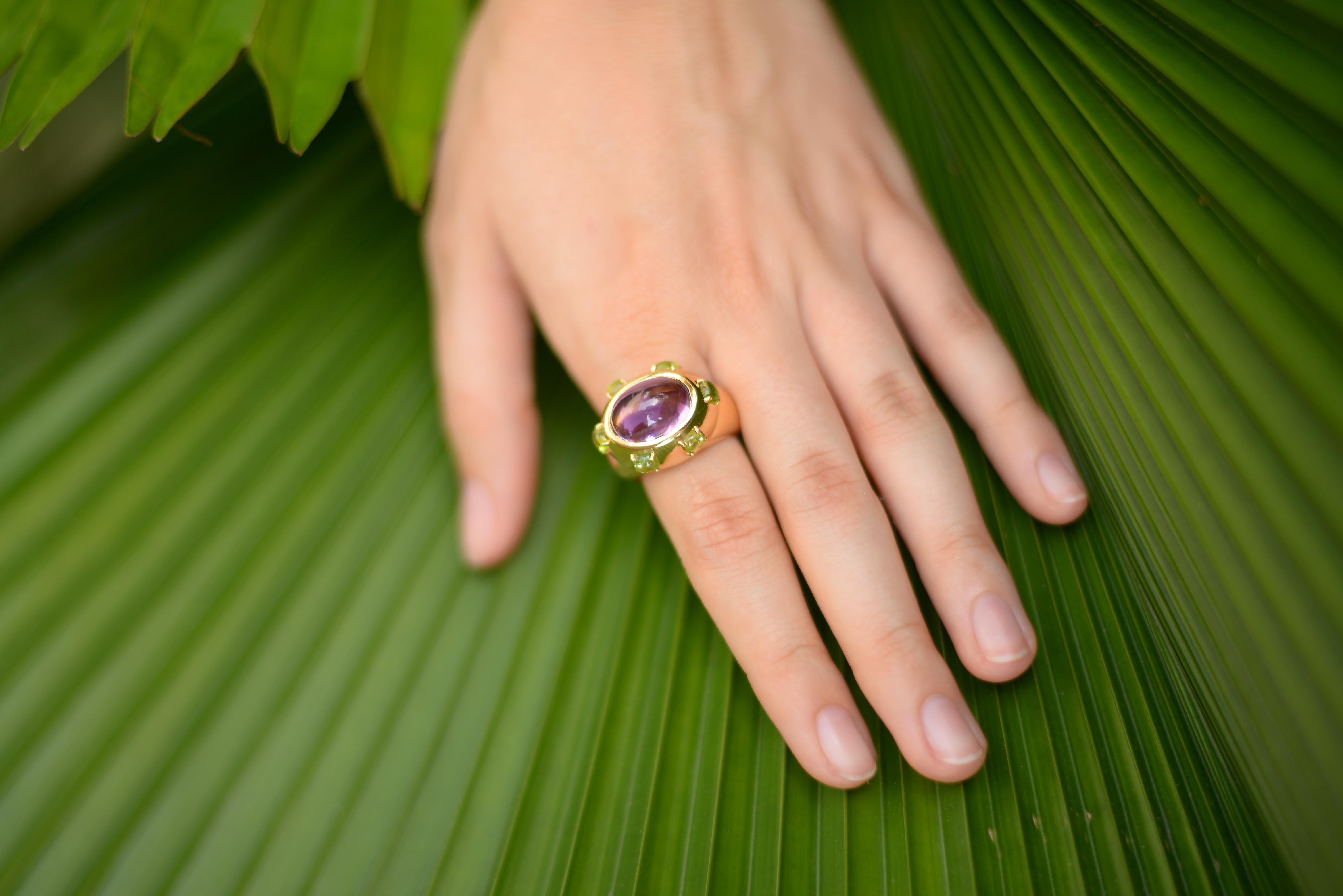 Contemporary Sassi Fine Jewellery, Secret of Berenice Amethyst and Peridot Gold Cocktail Ring For Sale