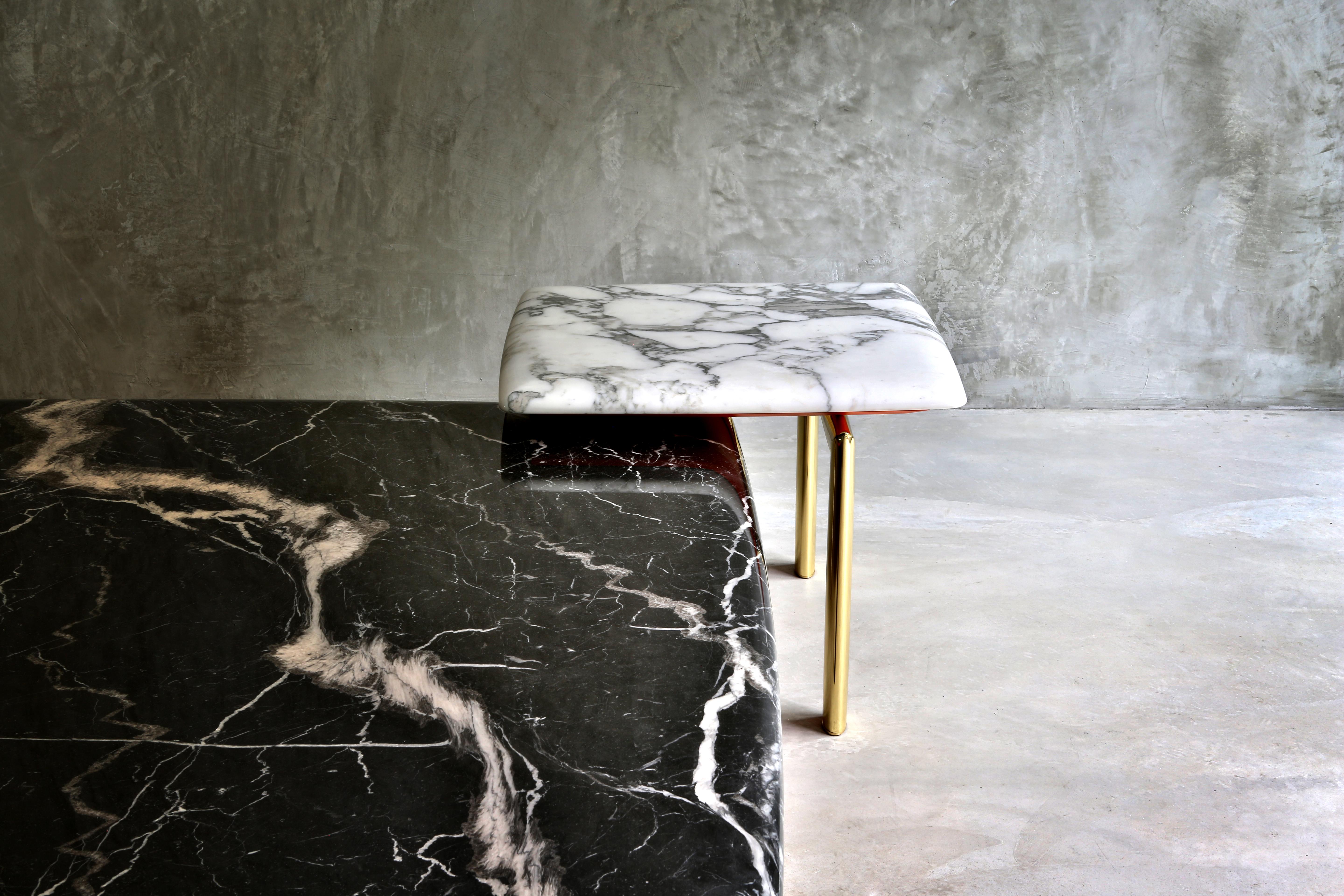 Post-Modern Sasso 36 Arabescato White Marble And Gold Chrome Metal Side Table by Casa Casati For Sale