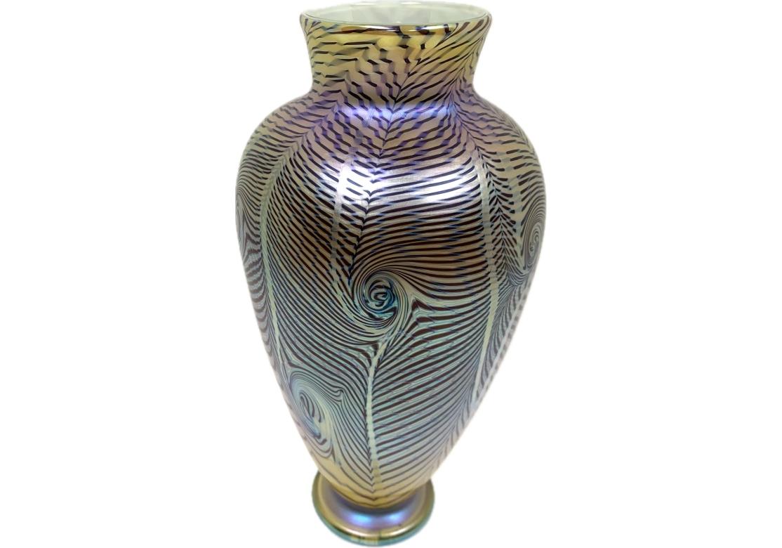 Americano Vaso in vetro artistico con piume di Richard Satava Studio A. Richard Gibbons 1982 in vendita