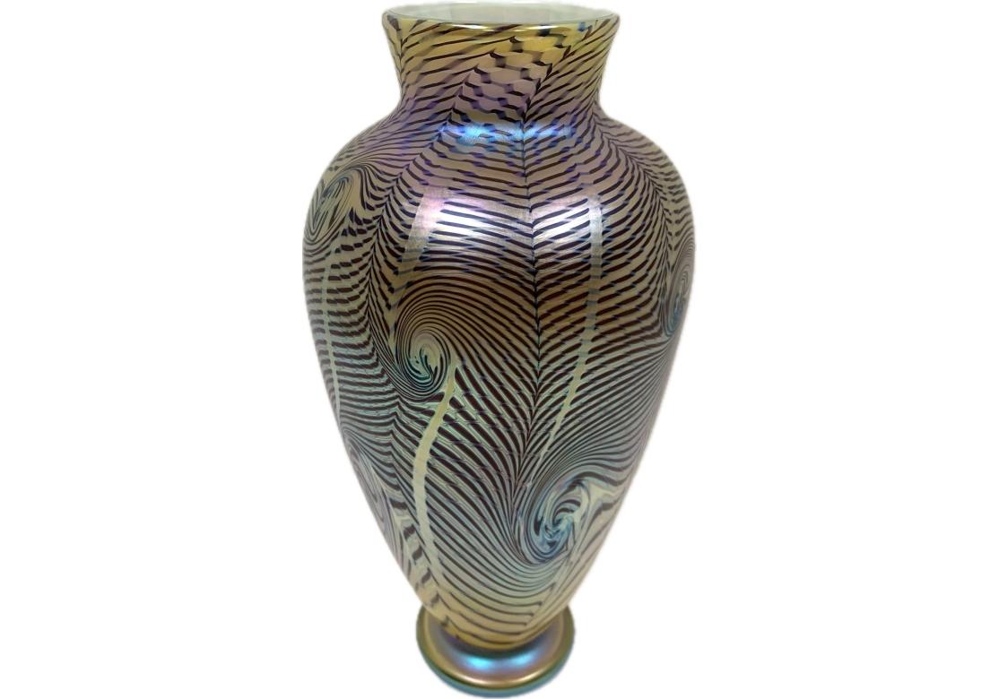 XX secolo Vaso in vetro artistico con piume di Richard Satava Studio A. Richard Gibbons 1982 in vendita