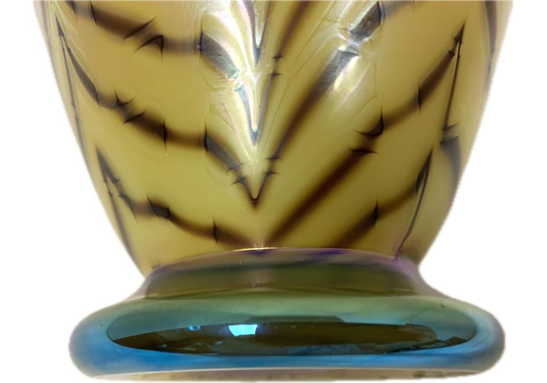 Vetro artistico Vaso in vetro artistico con piume di Richard Satava Studio A. Richard Gibbons 1982 in vendita