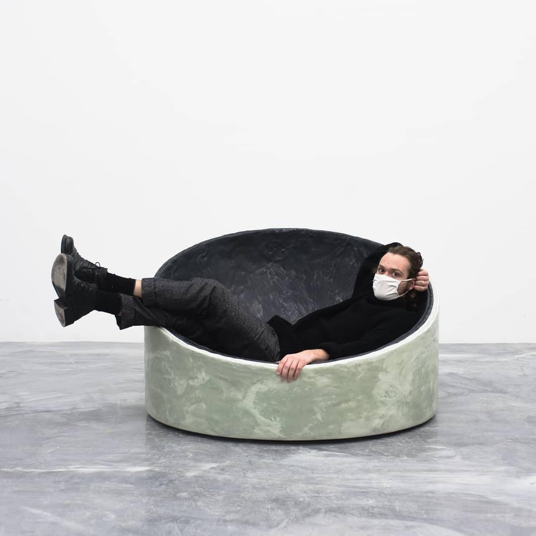 Satellite chair by Bailey Fontaine

In black and sage plane cement

Measures: 50