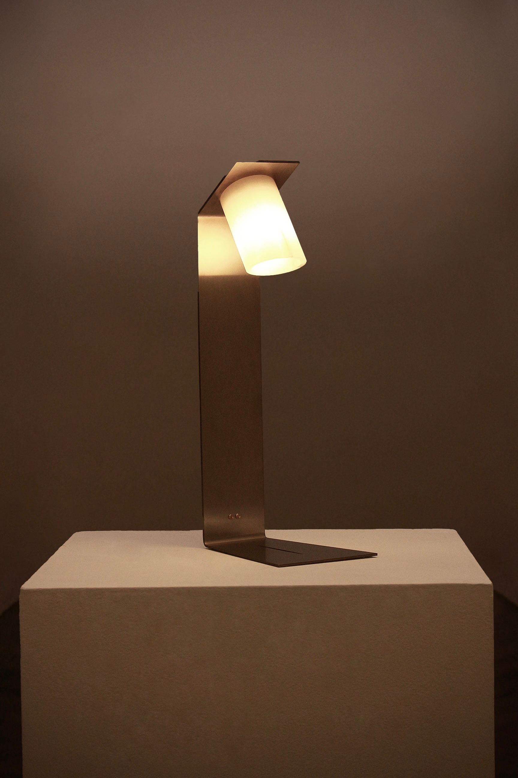 Brésilien The Collective - Lampe de table Bastro par Pedro Ávila en vente