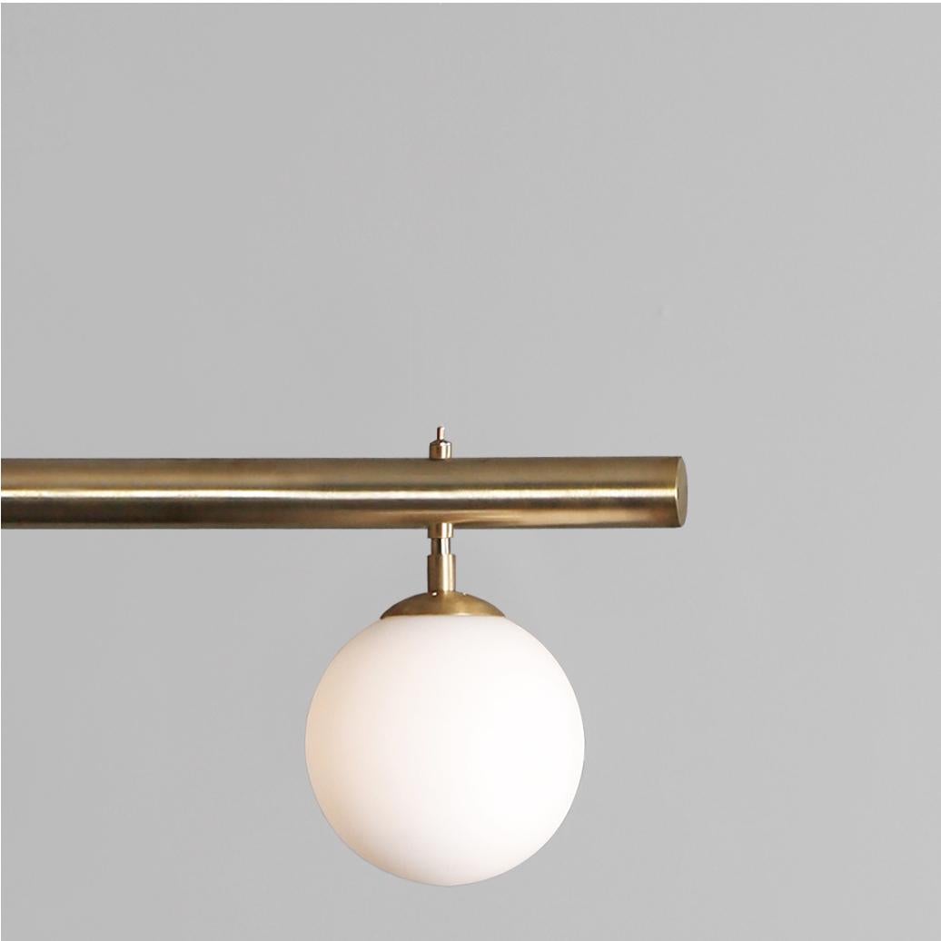 Satellite IV - ciondolo scolpito di Paul Matter
Satellite IV
Ottone spazzolato con dettagli in ottone spazzolato.
Disponibile anche in ottone annerito con dettagli in ottone spazzolato.
Dimensioni: H. H. : 72