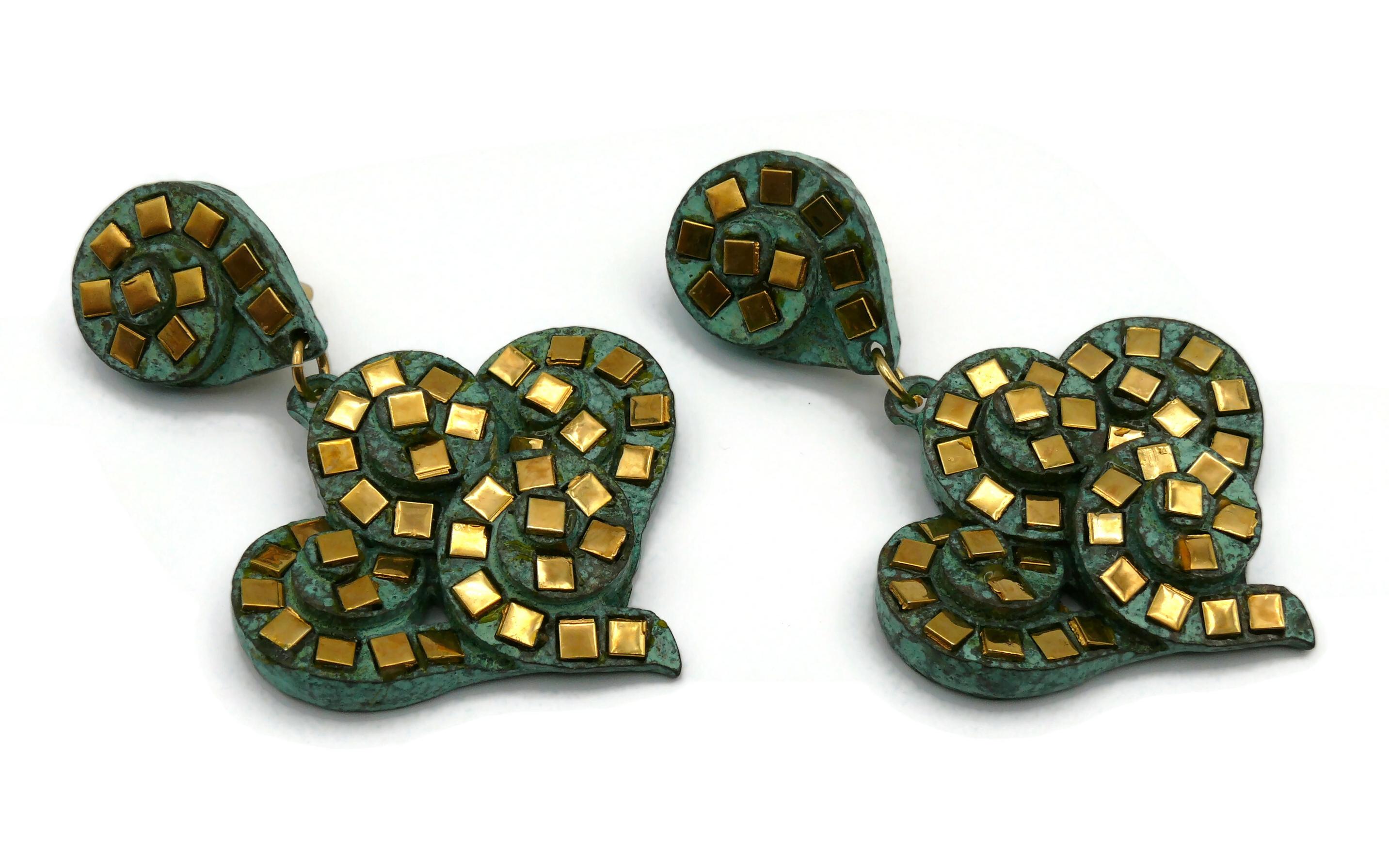 SATELLITE Vintage Vertdigris Patina Studded Dangling Earrings In Excellent Condition For Sale In Nice, FR