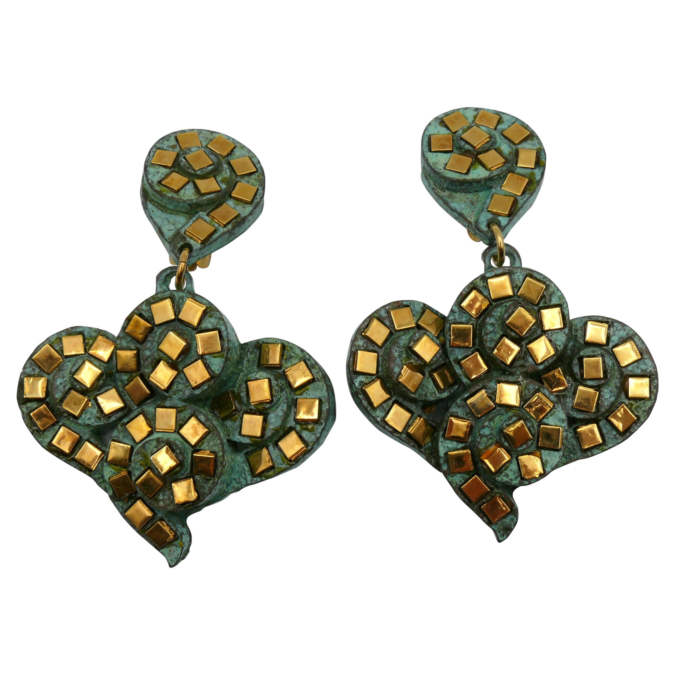 SATELLITE Vintage Vertdigris Patina baumelnde Ohrringe mit Nieten im Angebot