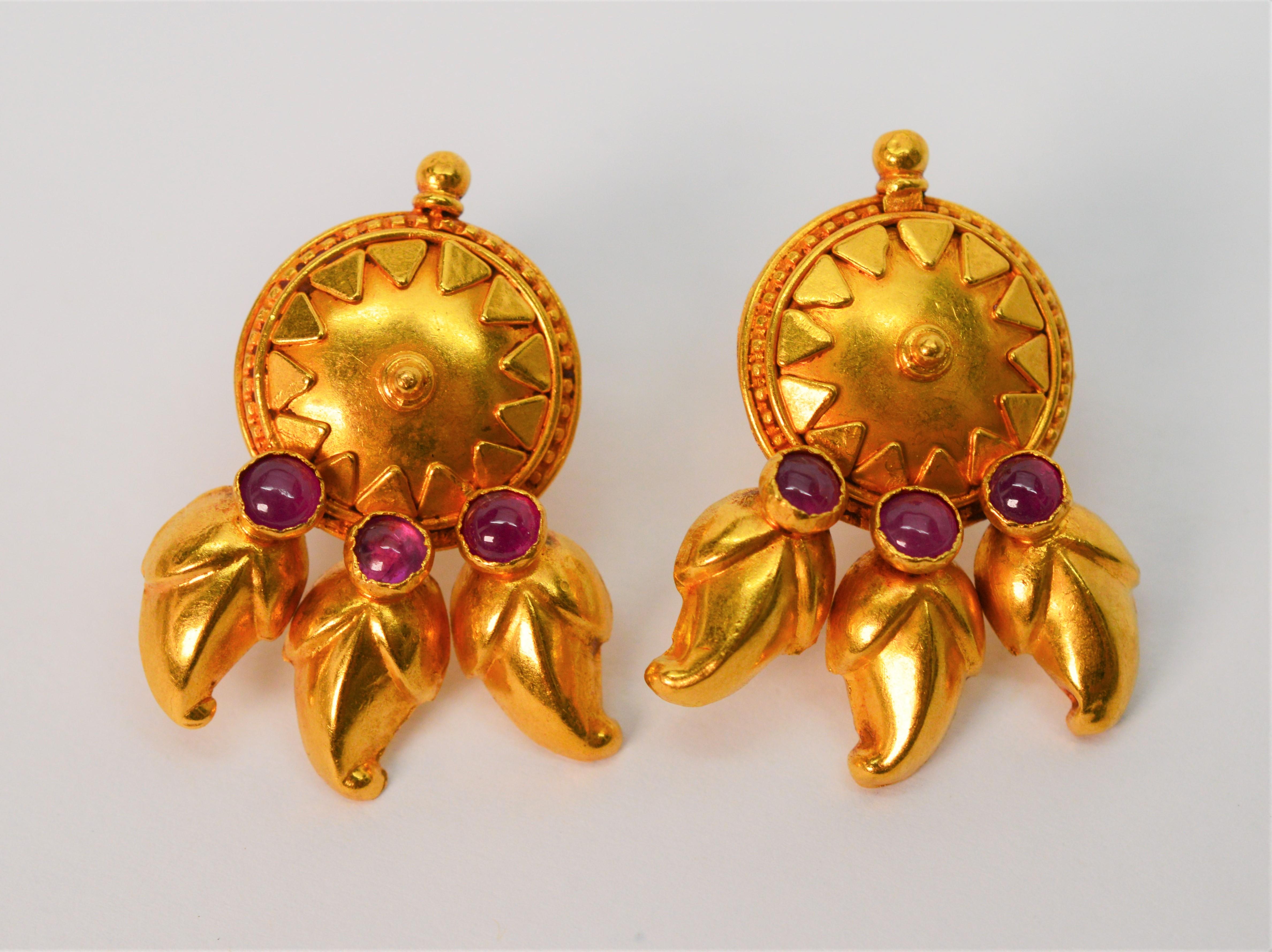Women's Satin 22 Karat Yellow Gold Medallion Stud Earrings w Ruby Cabochon Accents For Sale