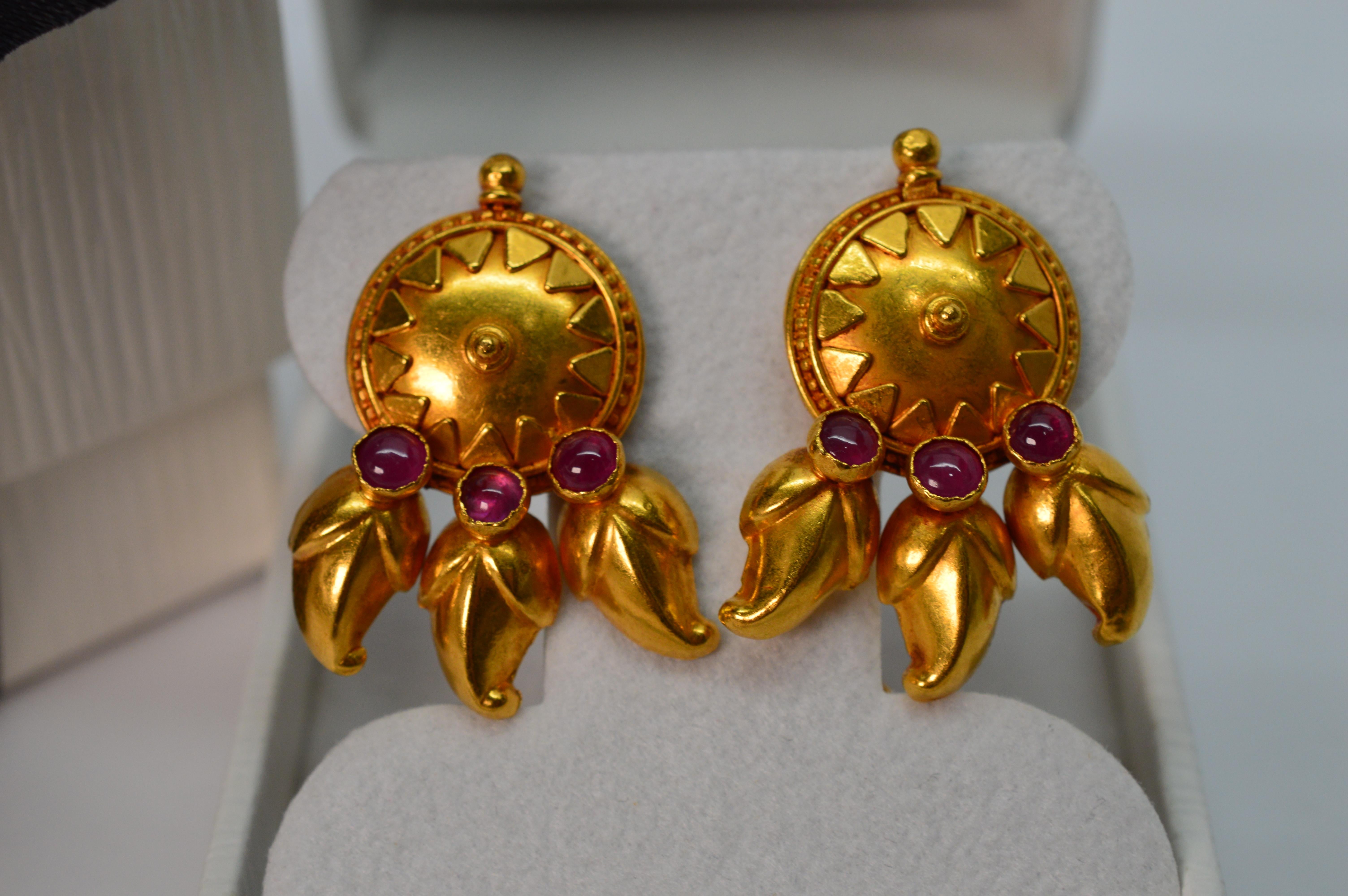 Satin 22 Karat Yellow Gold Medallion Stud Earrings w Ruby Cabochon Accents For Sale 2