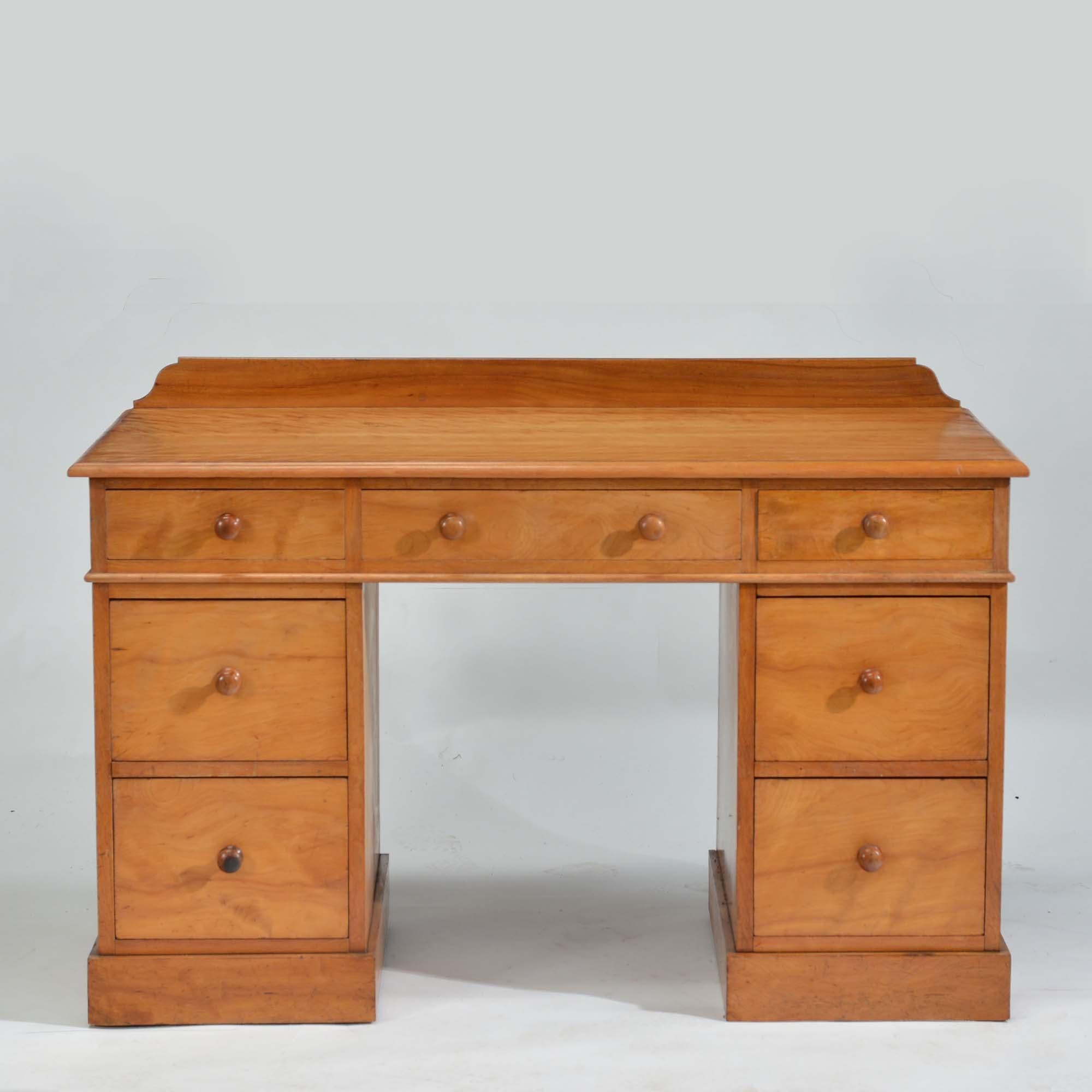 Satin birch dressing table, or desk In Good Condition In Castle Douglas, GB