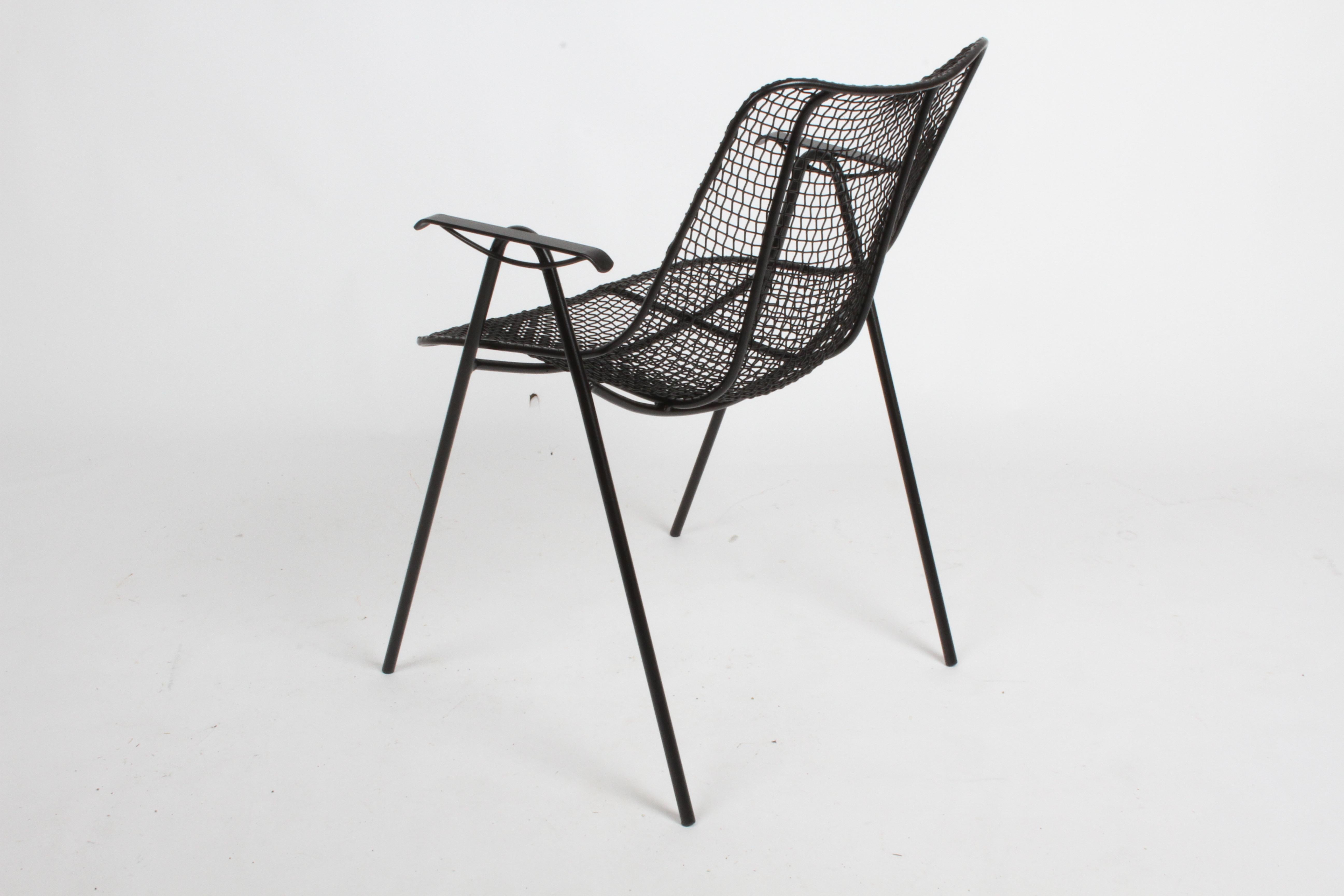 Satin Black Russell Woodard Sculptura Mesh Dining Arm Side Chairs, Restored In Good Condition For Sale In St. Louis, MO