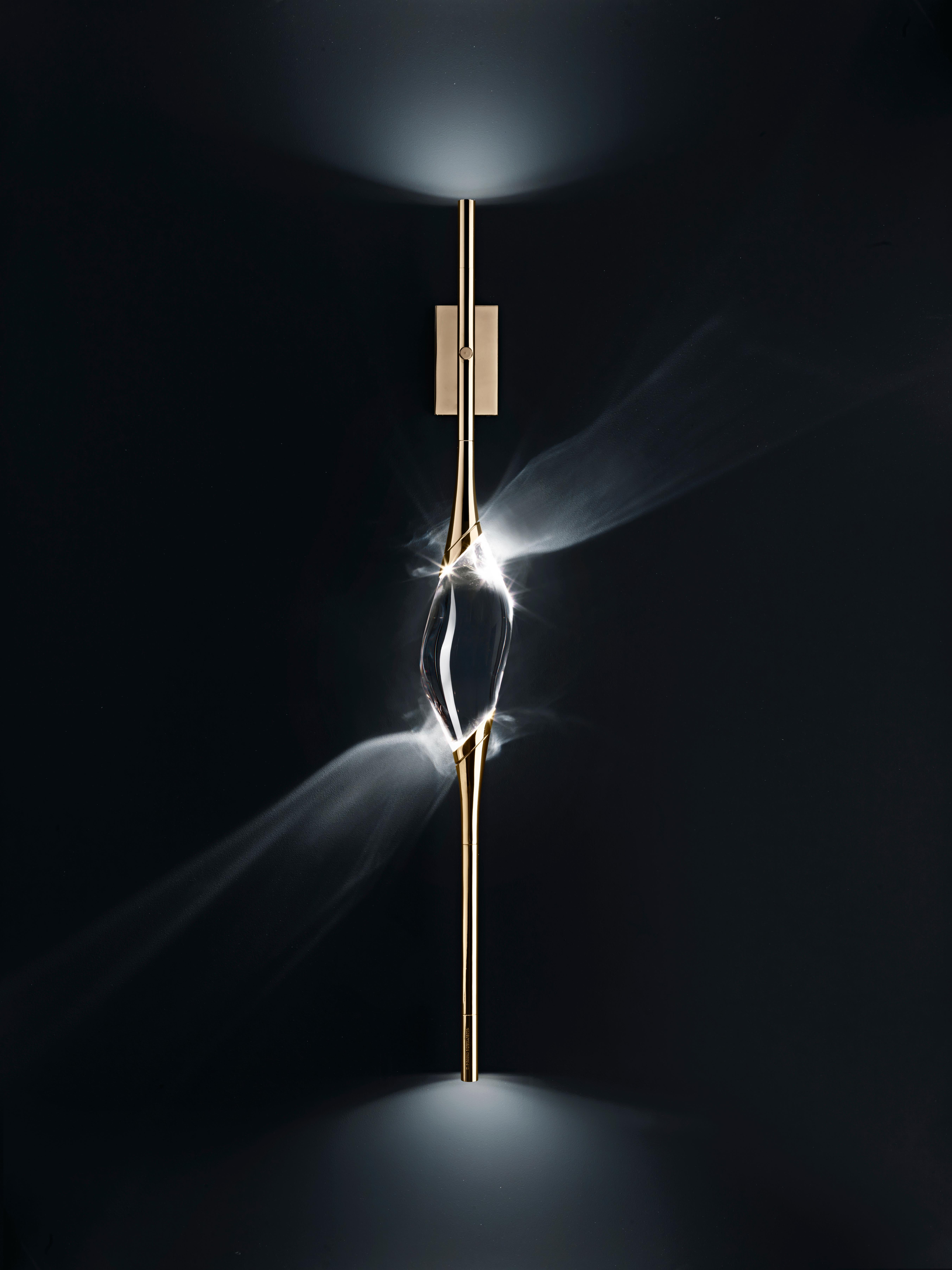 Aplique de pared Il Pezzo 12 de latón satinado by Il Pezzo Mancante Siglo XXI y contemporáneo en venta
