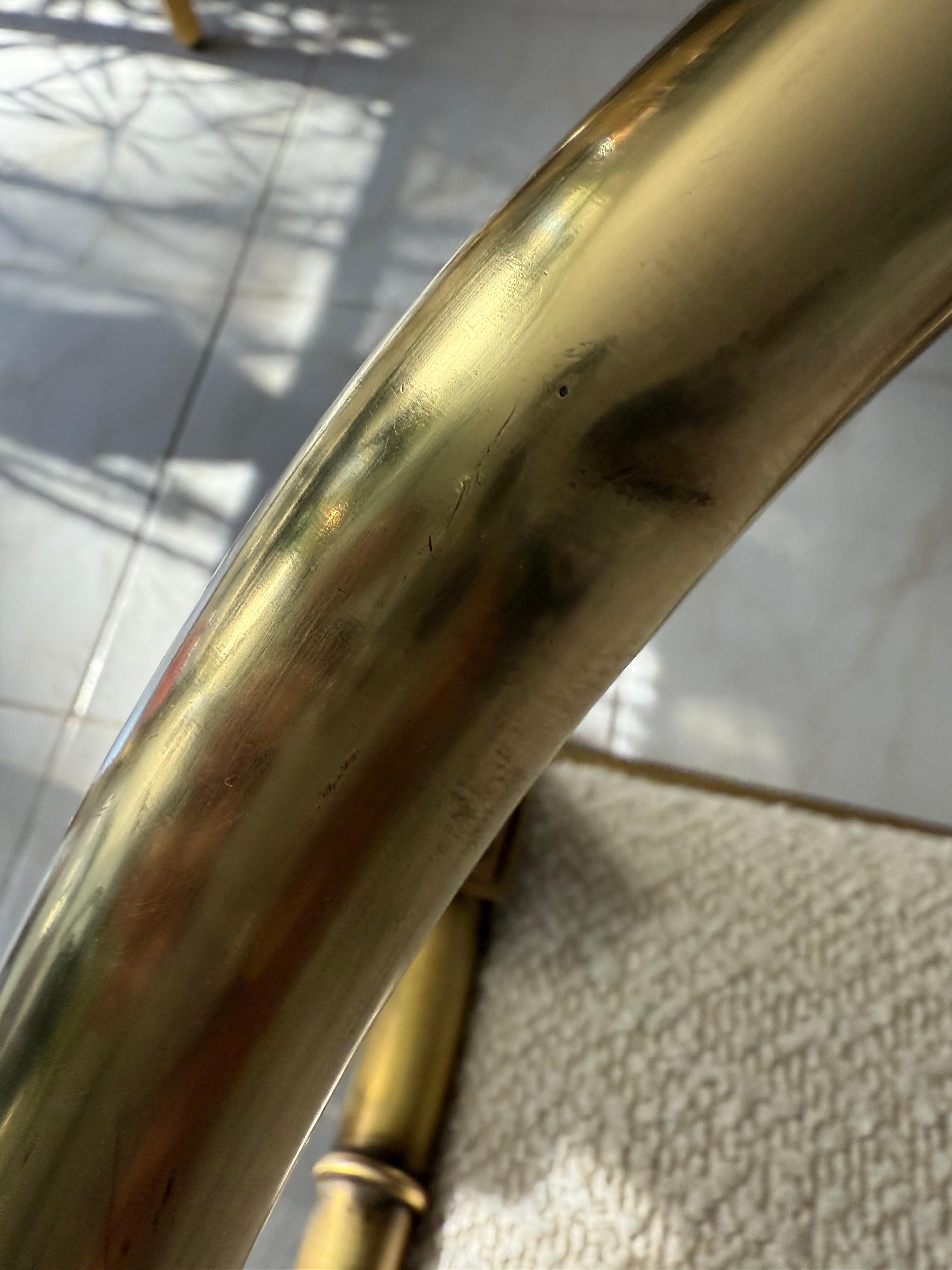 Sedia da salotto in ottone satinato di Mastercraft in vendita 2