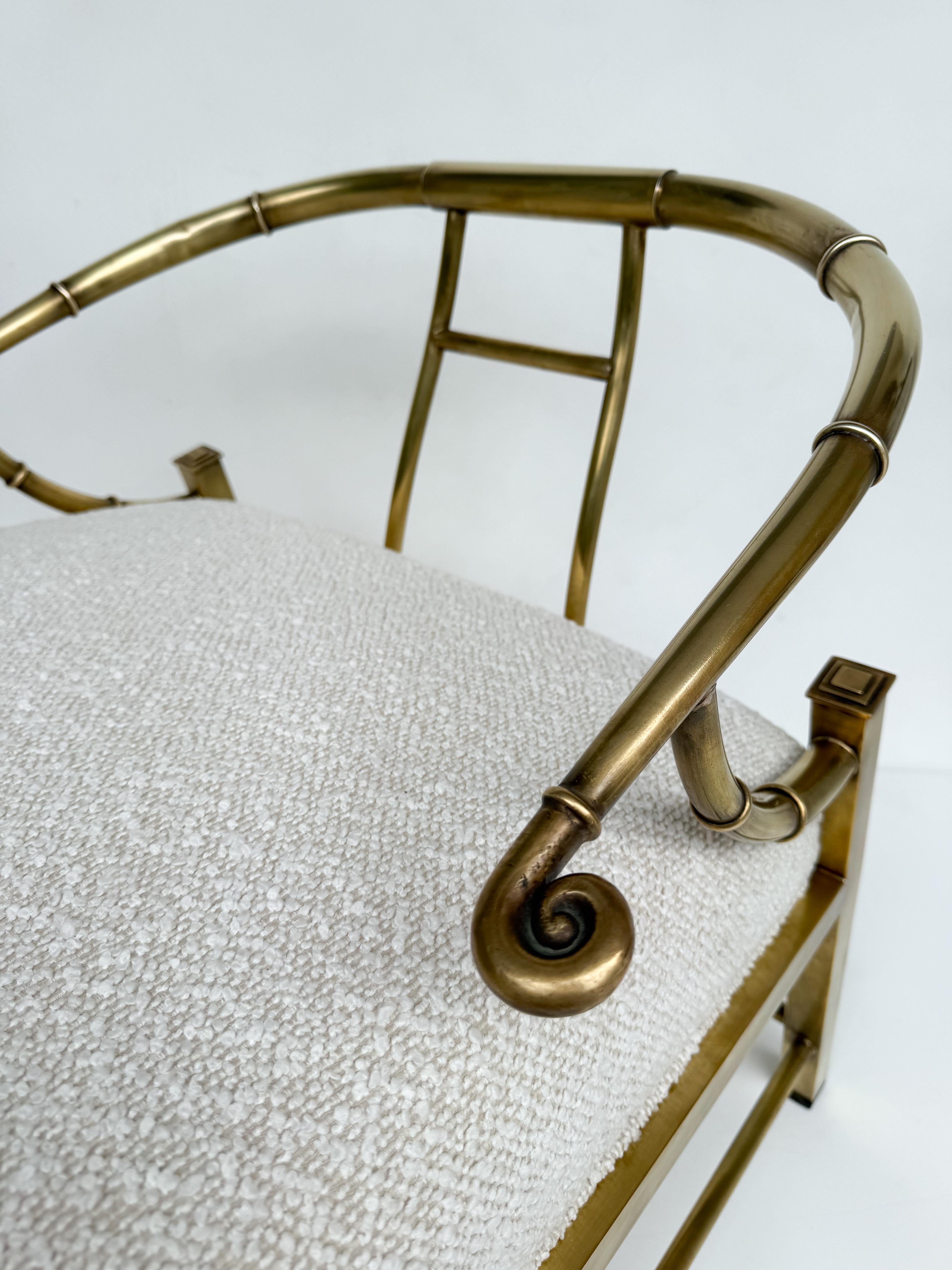 Sedia da salotto in ottone satinato di Mastercraft in vendita 1
