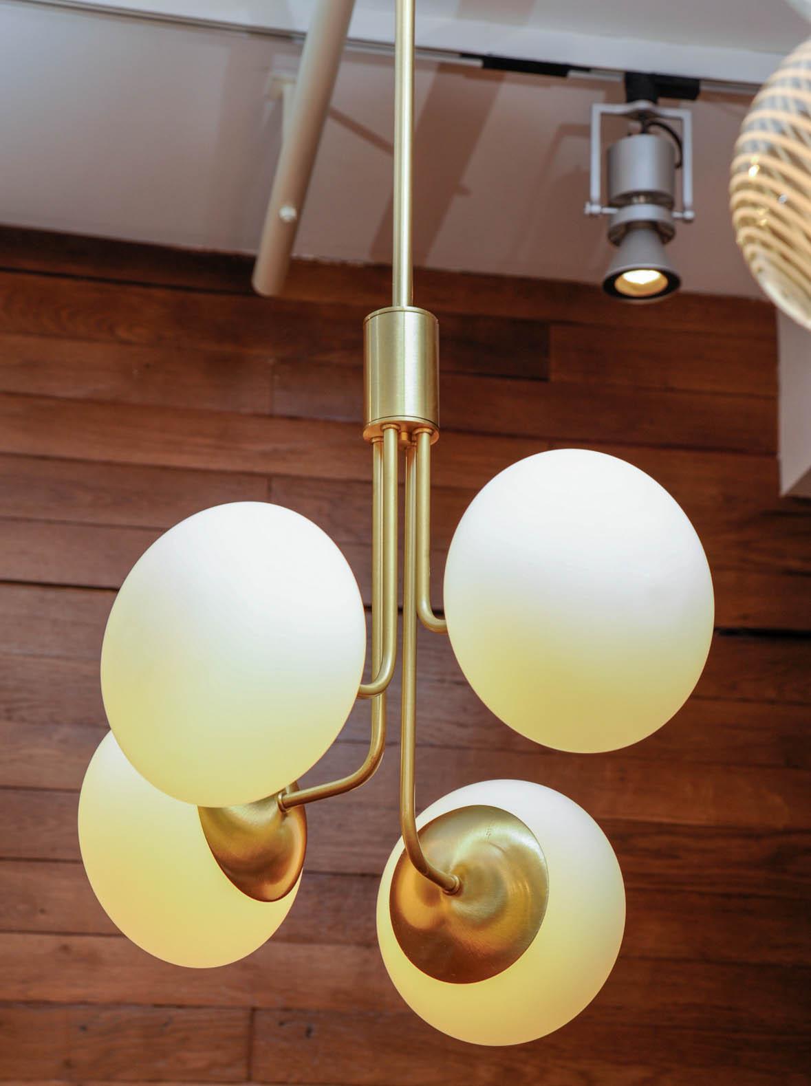 Satin Brass Suspension with Four Lights and Round White Glass Globe In Excellent Condition In Saint-Ouen, IDF