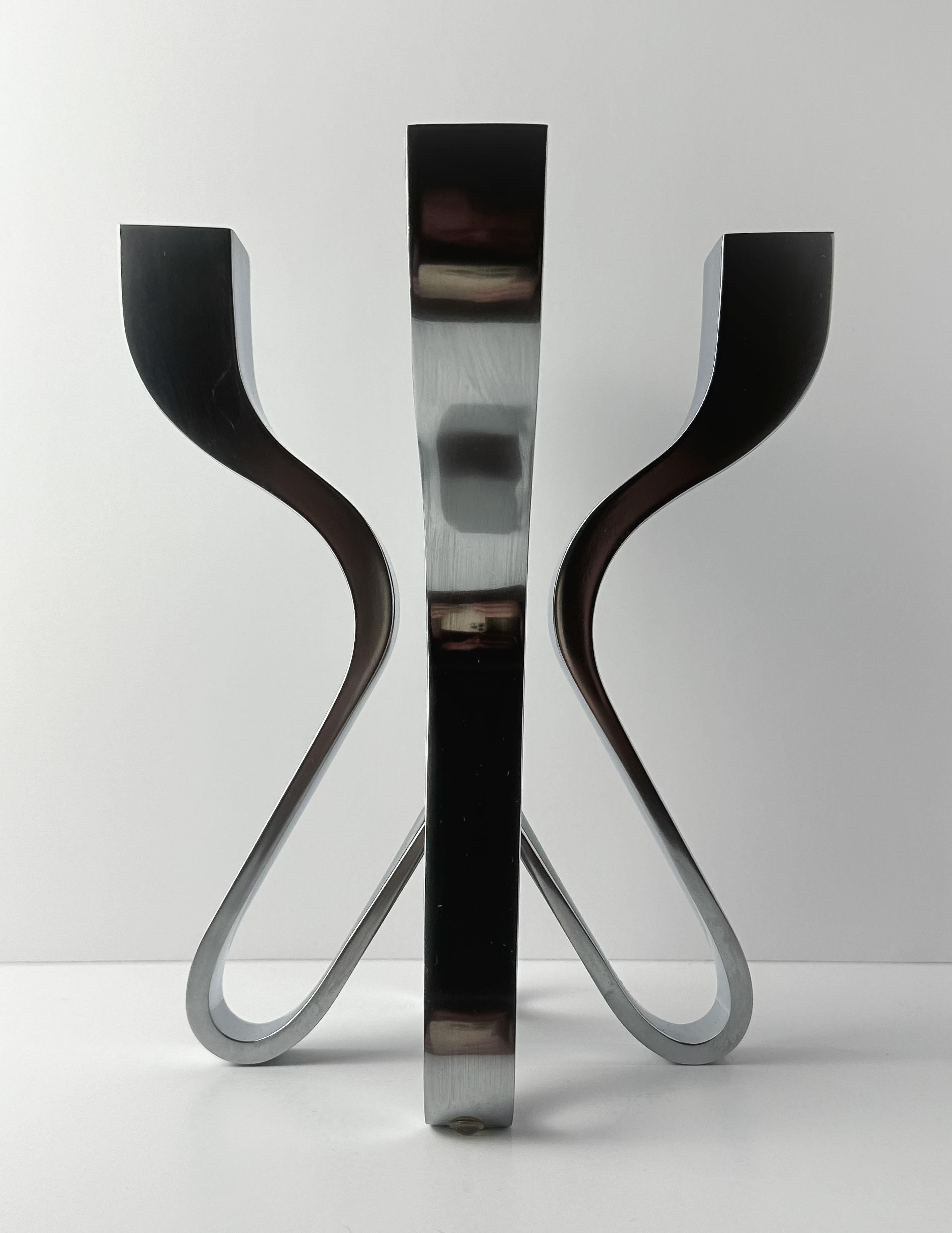 Candelabro in metallo satinato cromato dal design moderno - Chorus by Karim Rashid  2004 In condizioni buone in vendita a Glasgow, GB