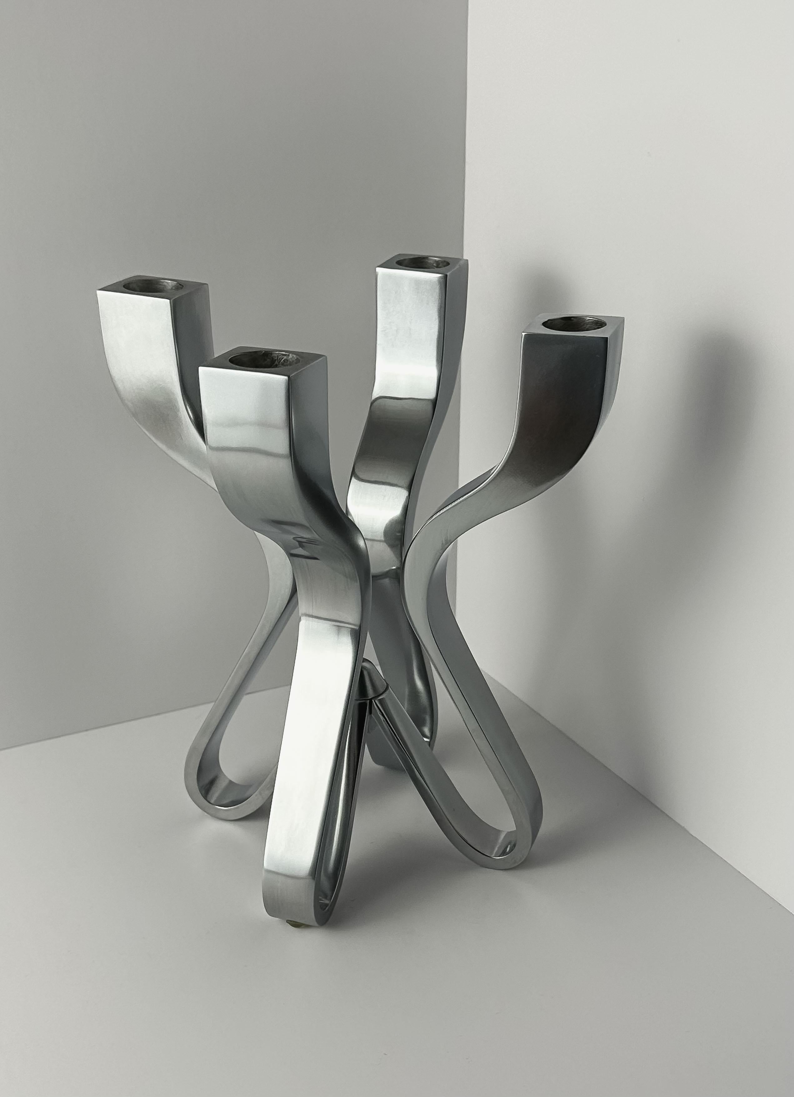 Candelabro in metallo satinato cromato dal design moderno - Chorus by Karim Rashid  2004 in vendita 1