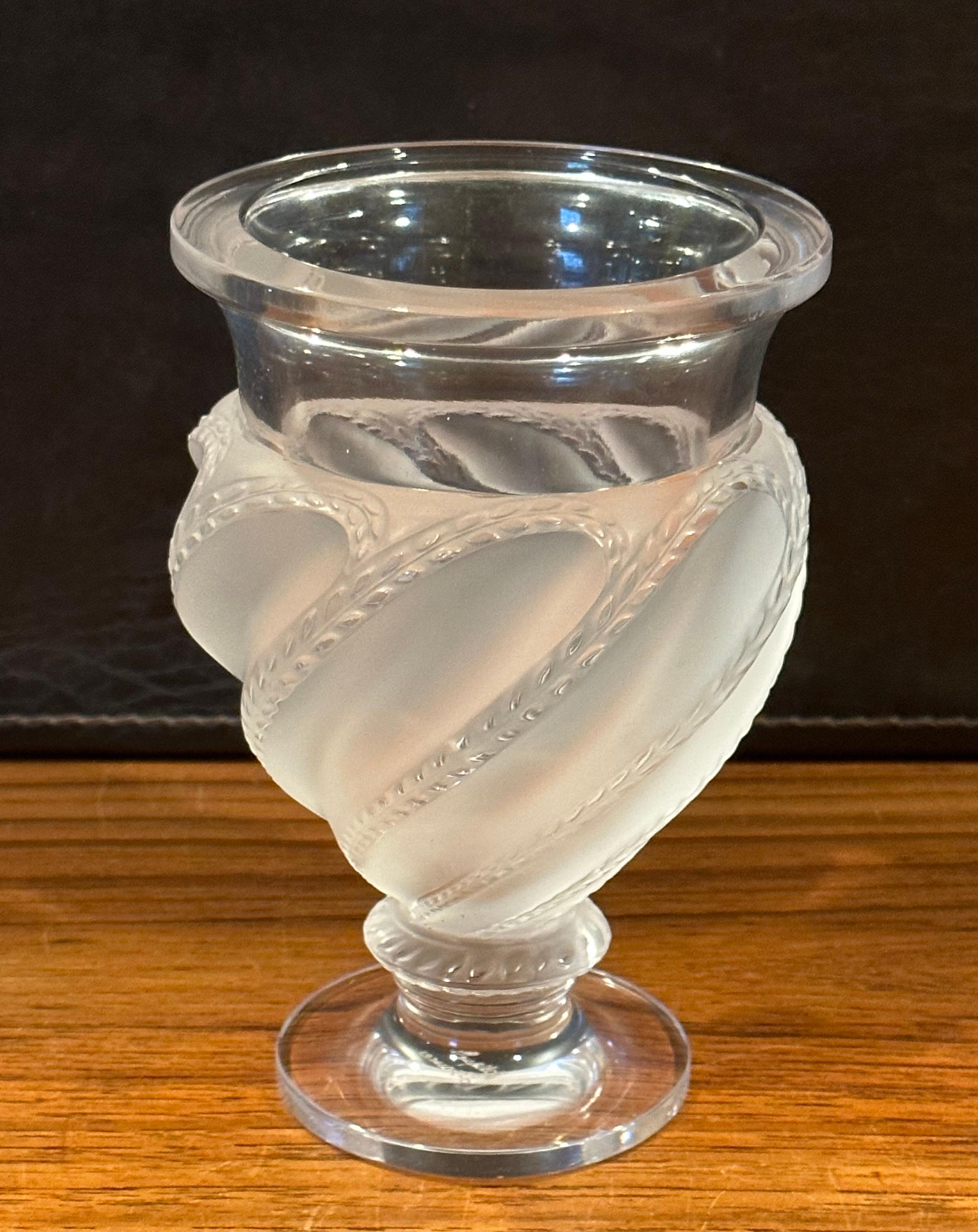 Art déco Vase Ermenonville de Lalique de France en vente