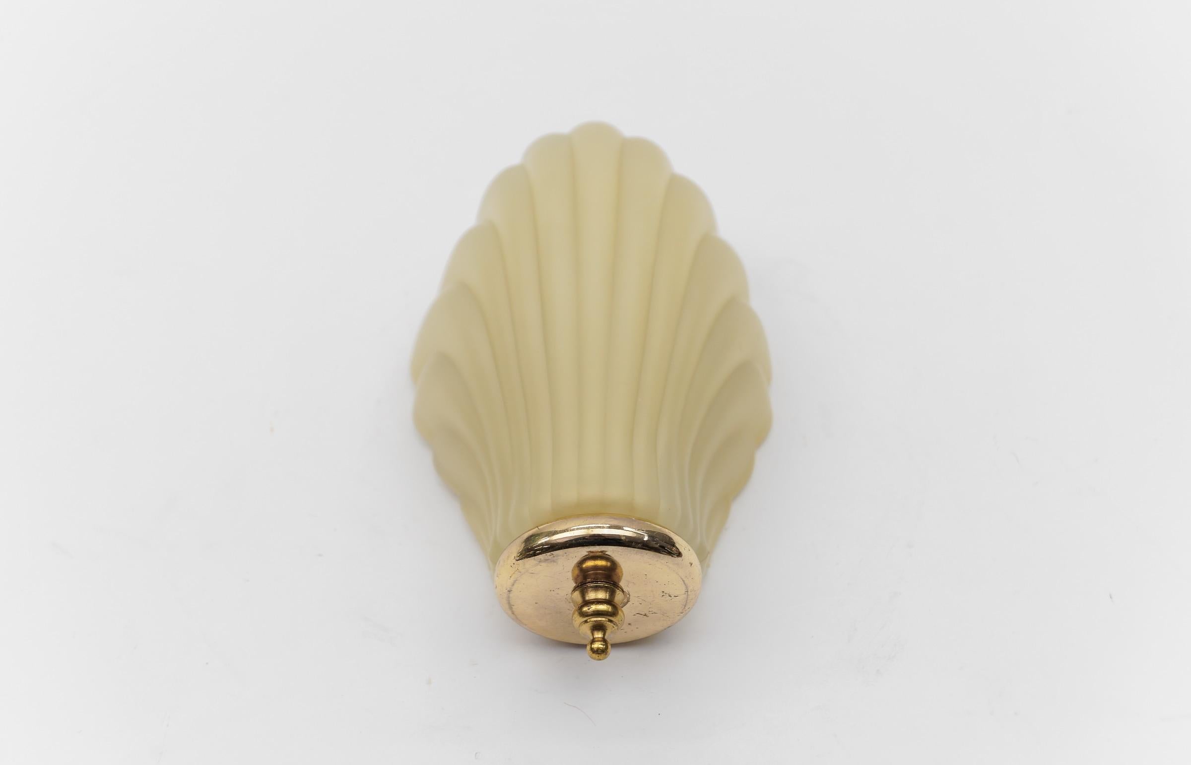 Mid-20th Century Satin Elegant Cream Glass Shell Wall Light, 1960s Italy   For Sale