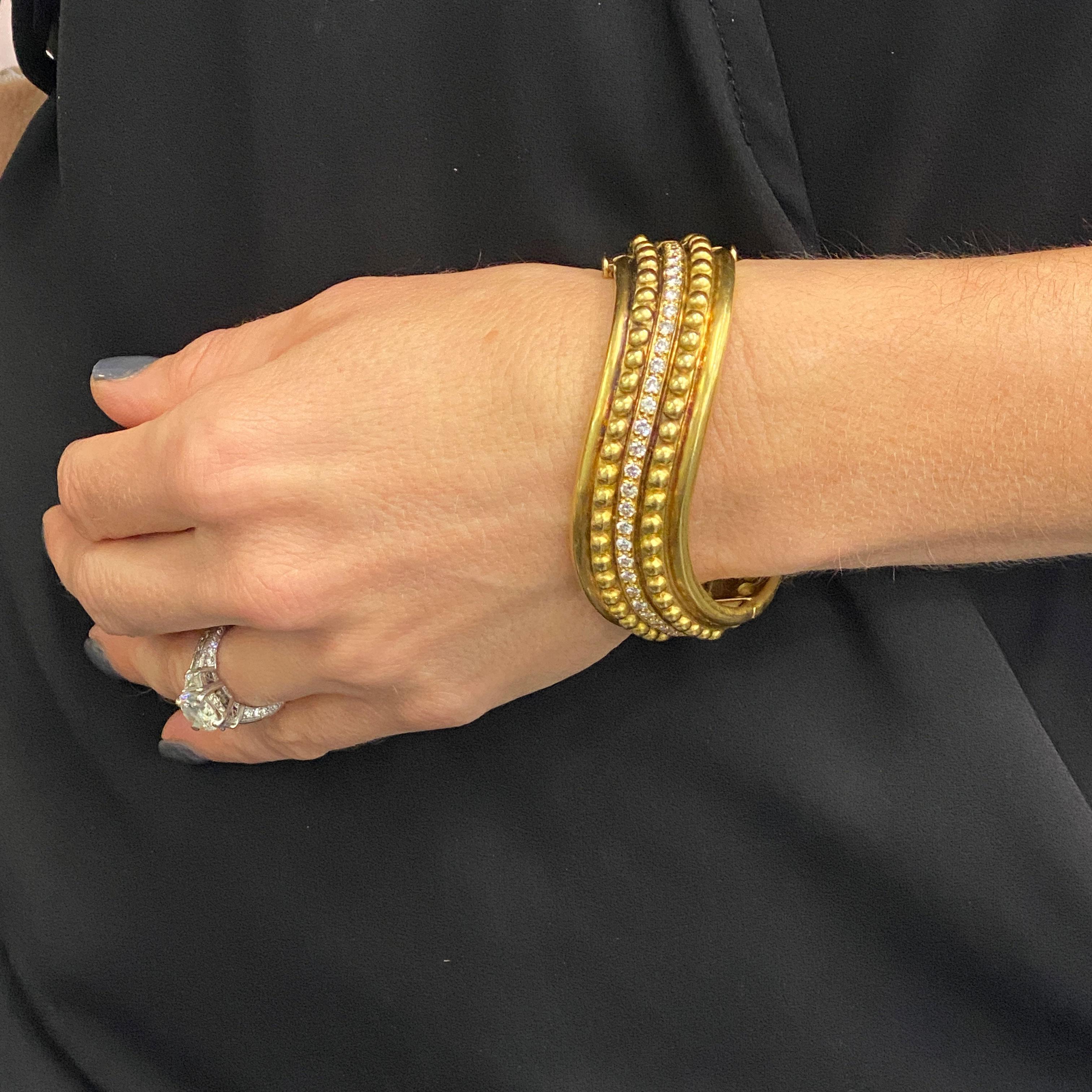 Round Cut Satin Finish 18 Karat Yellow Gold Diamond Textured Hinged Bangle Bracelet Modern