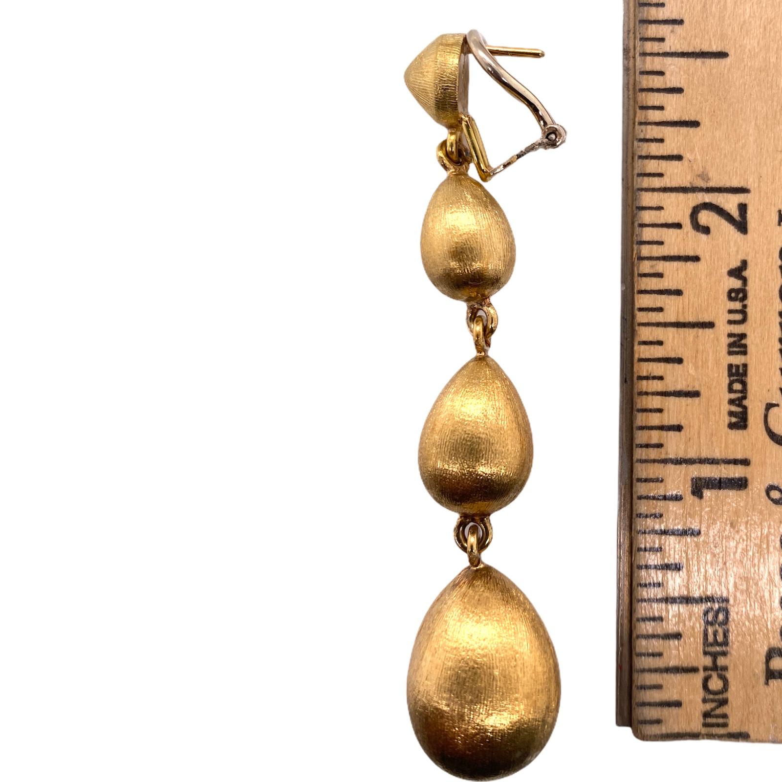Satin Finish 18 Karat Yellow Gold Drop Dangle Earrings Leverbacks In Excellent Condition In Boca Raton, FL
