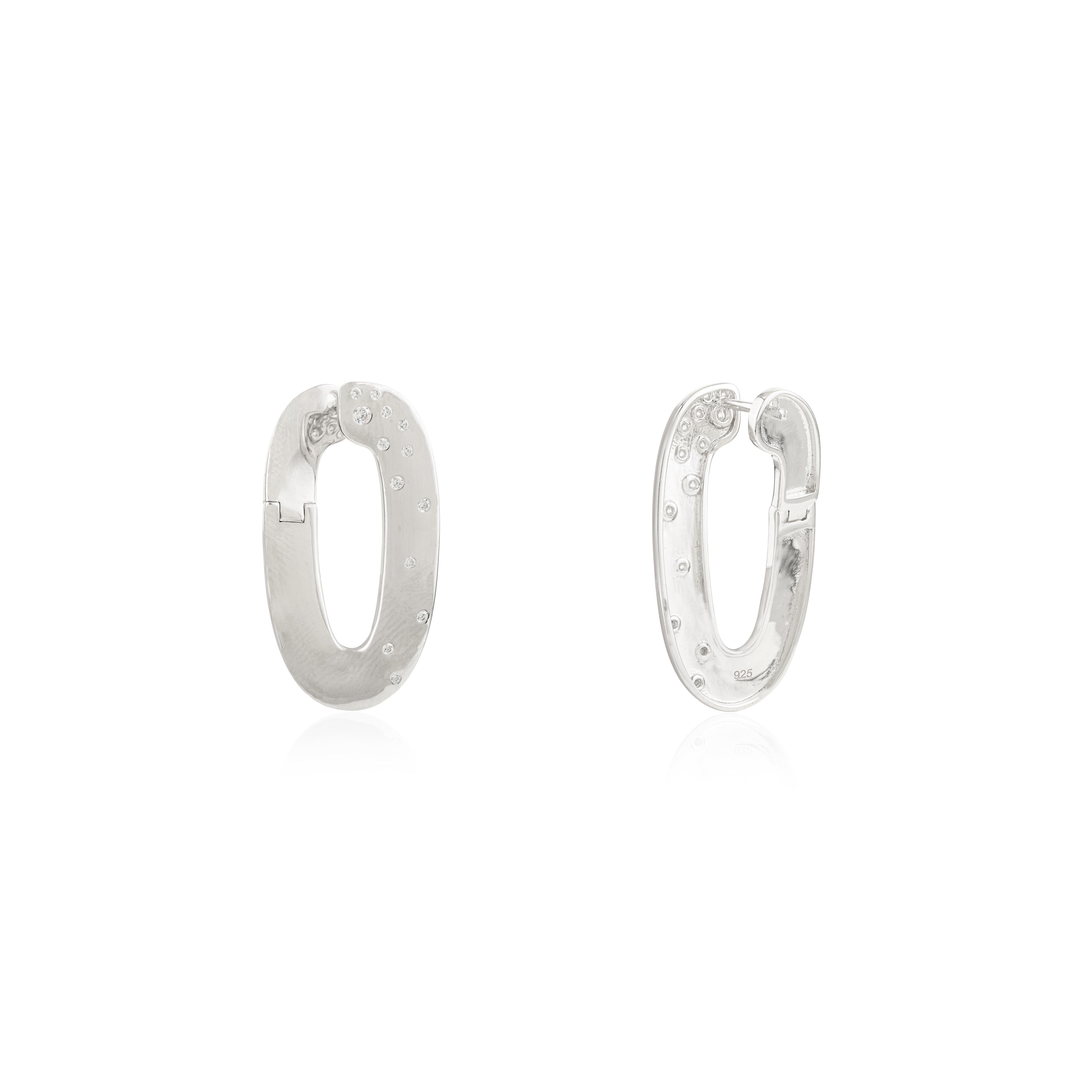 Satinierte ovale Ohrringe mit Zirkonsteinen Geschenk für Sie in 925 Silber im Zustand „Neu“ im Angebot in New York, NY