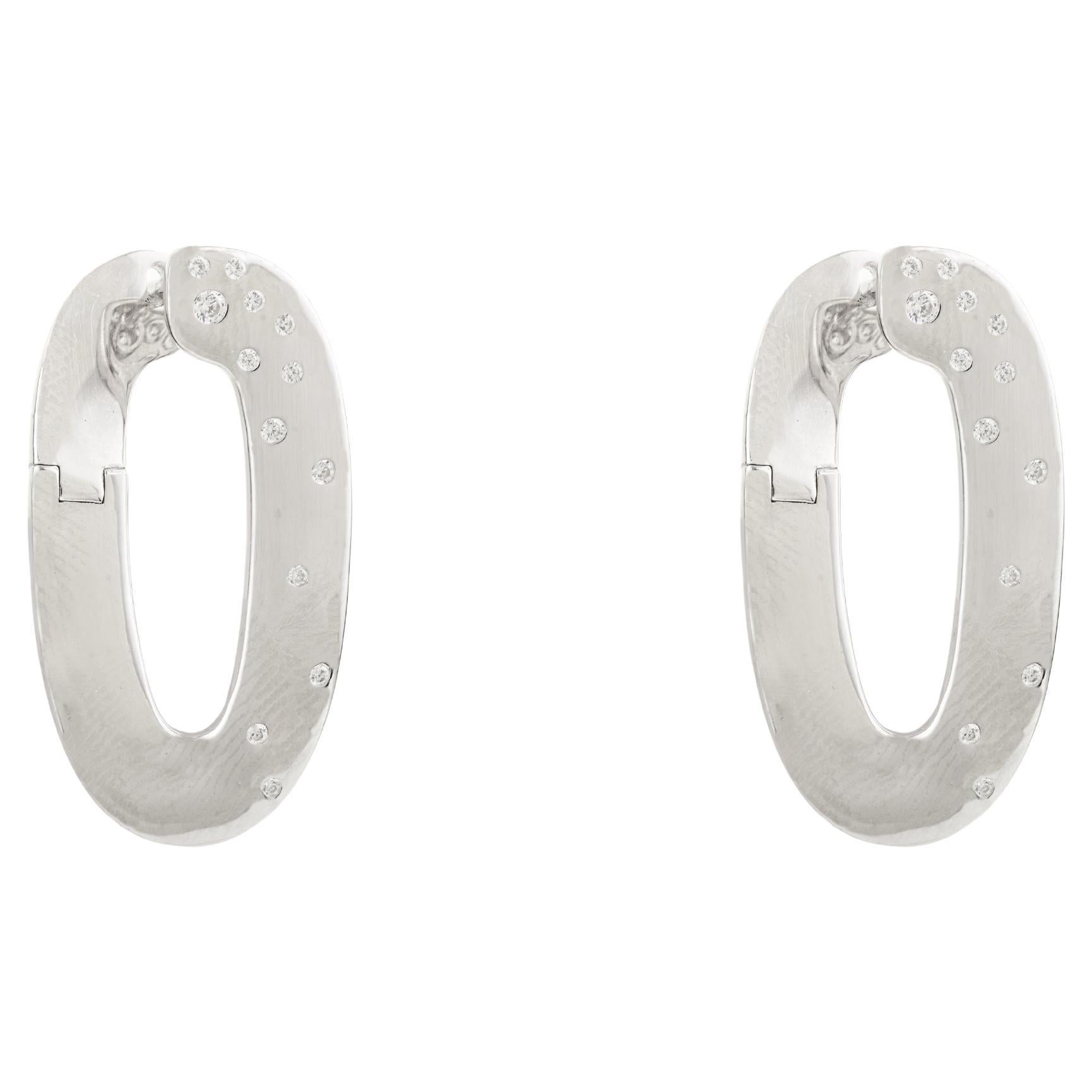Satinierte ovale Ohrringe mit Zirkonsteinen Geschenk für Sie in 925 Silber im Angebot