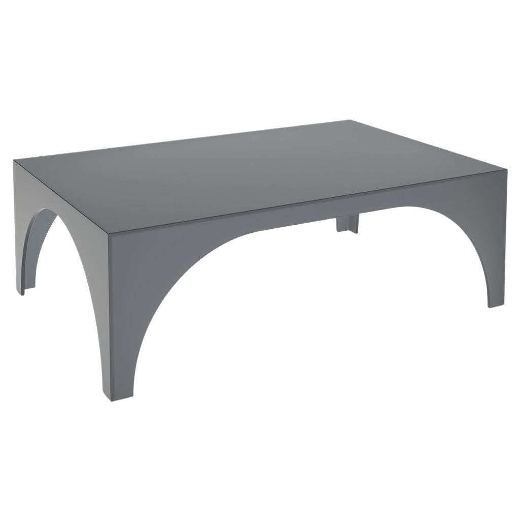 Mesa de centro arco oblongo de cristal satinado negro by Sebastian Scherer
