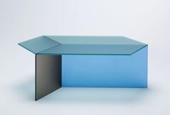 Mesa baja de cristal satinado "Isom Oblong", Sebastian Scherer