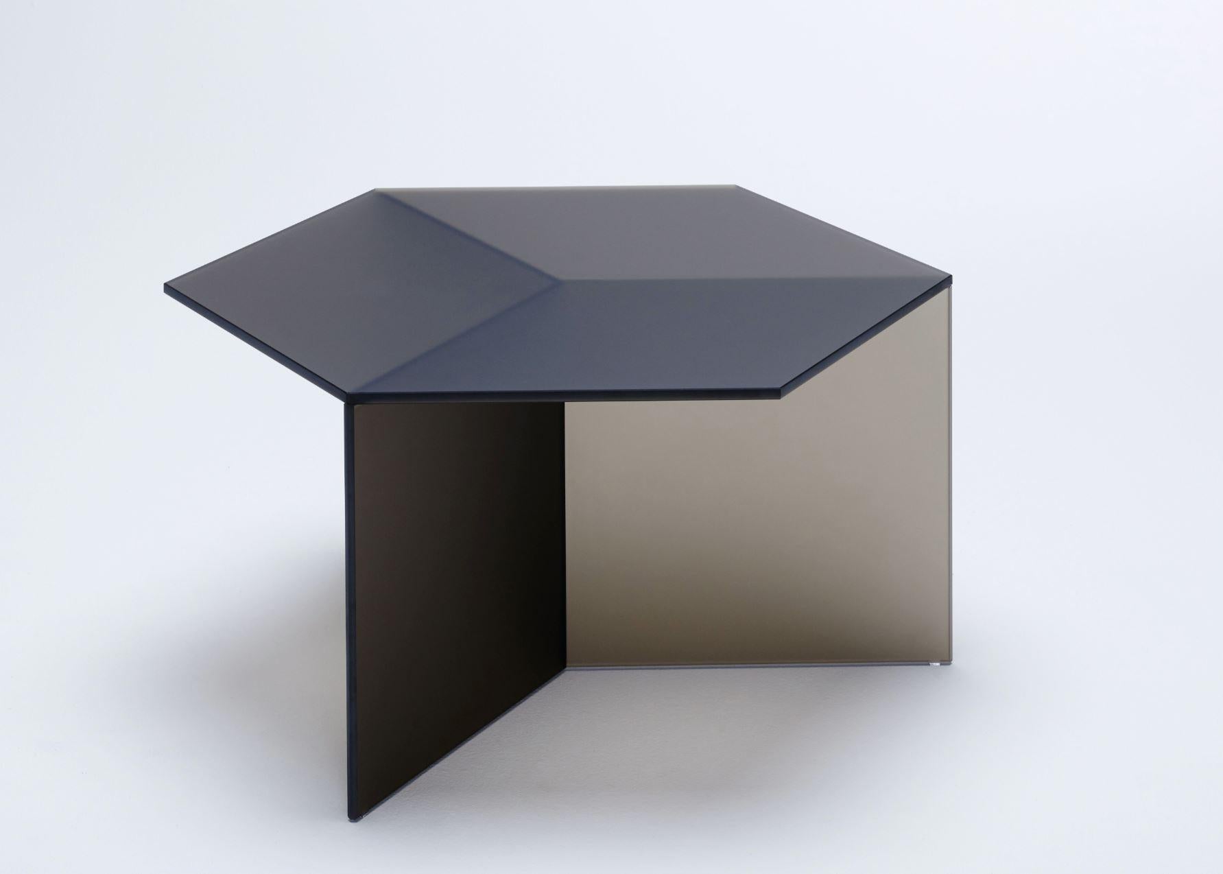 Couchtisch „Isom Square“ aus satiniertem Glas, Sebastian Scherer (Moderne) im Angebot
