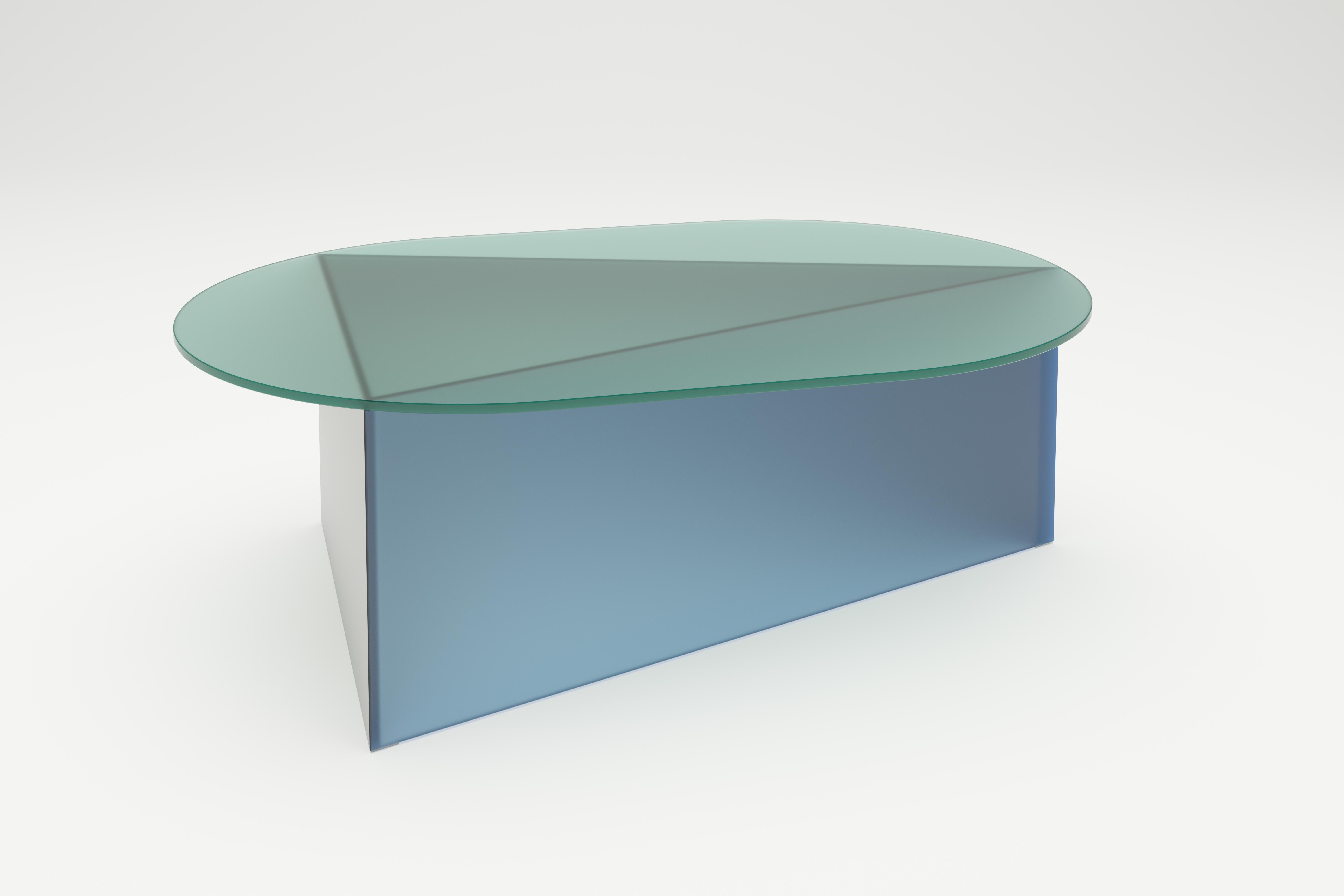 Satin Glass Prisma Oblong 105 coffee table by Sebastian Scherer
Dimensions: D105 x W70 x H35 cm
Materials: Solid coloured glass.
Weight: 36.2 kg.
Also Available: Glass: clear white / clear green / clear blue / clear bronze / clear black / satin