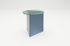 Table basse haute Prisma en verre satiné de Sebastian Scherer, 45 cm