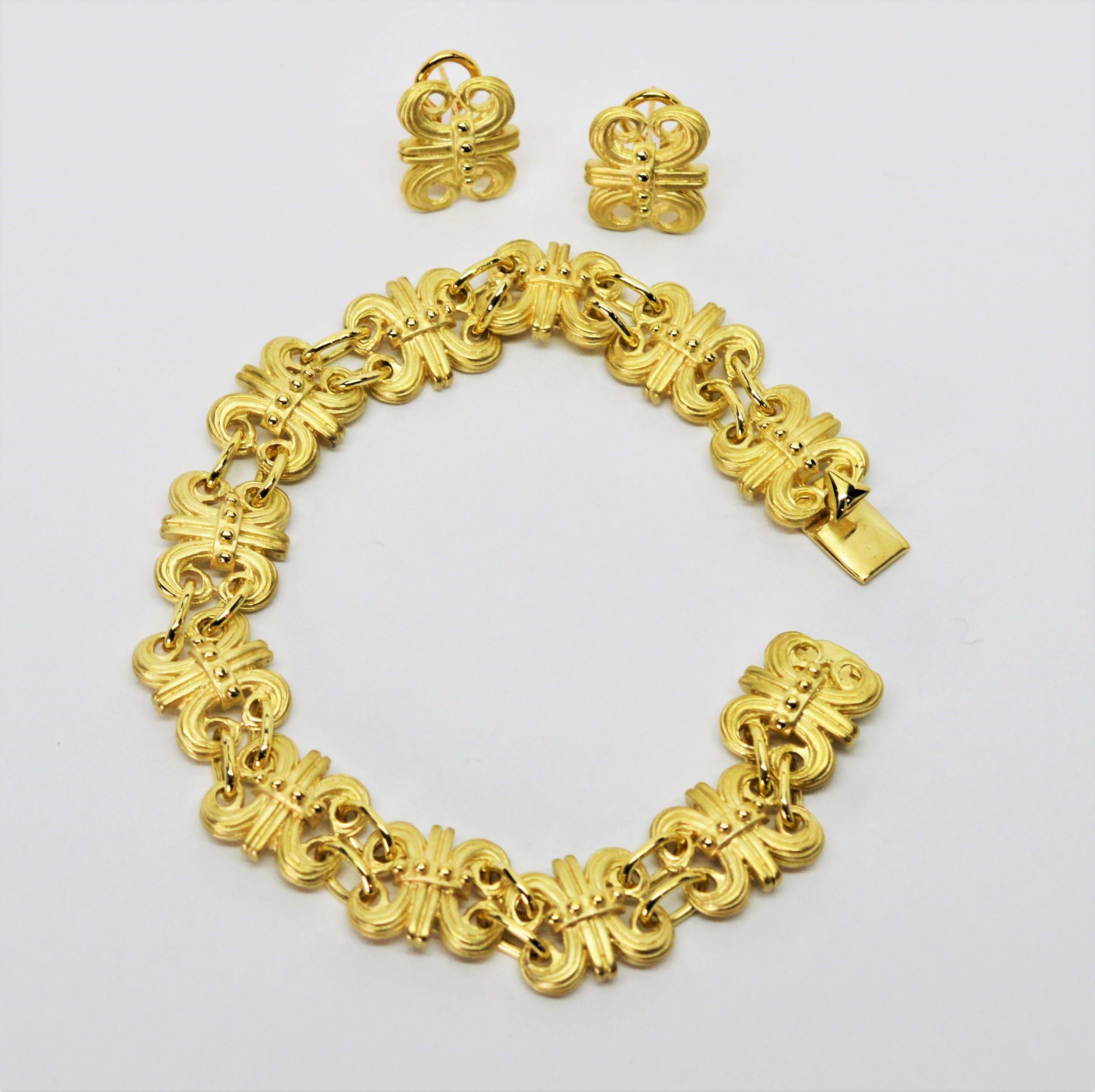 Satin 14 Karat Gold Fleur-de-Lis Bracelet and Earring Set In Excellent Condition For Sale In Mount Kisco, NY