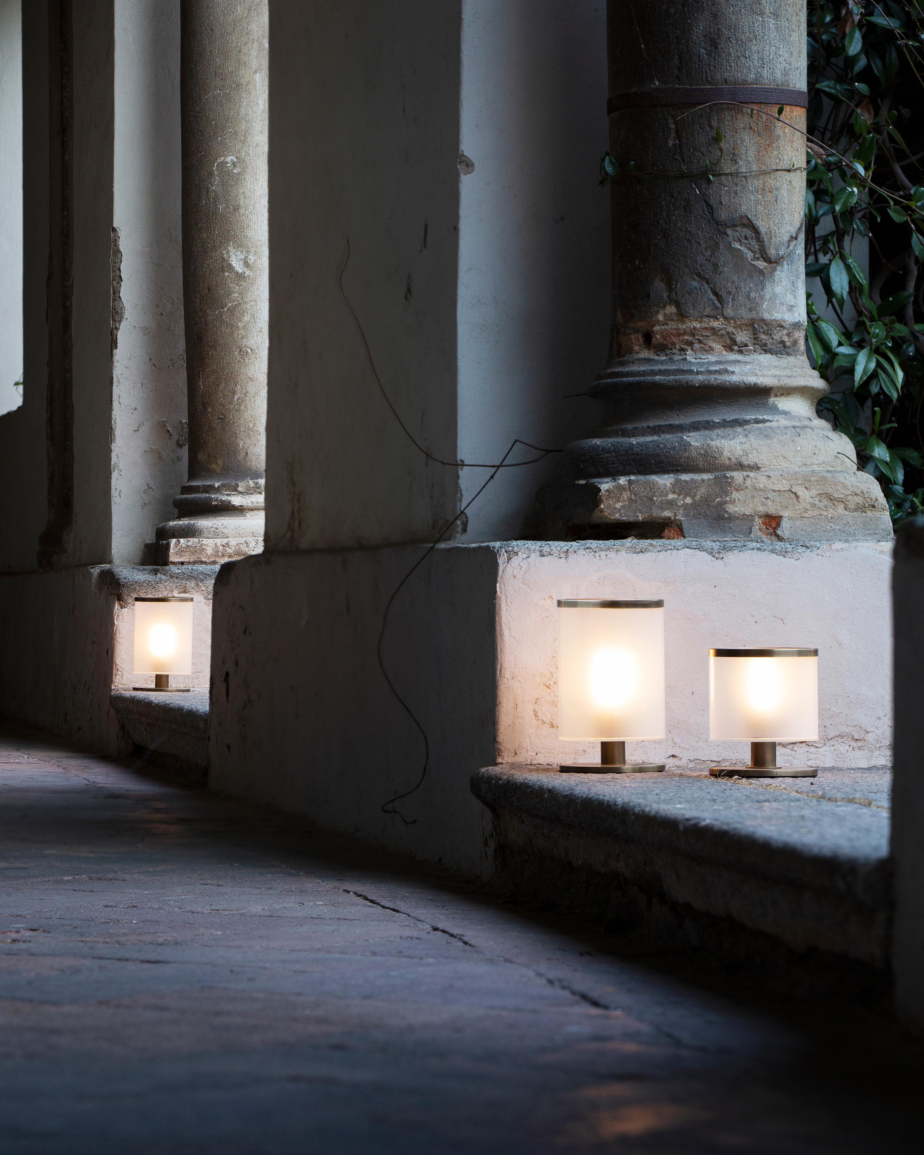 italien Lampe de table Naica en or satiné de G.Luce en vente