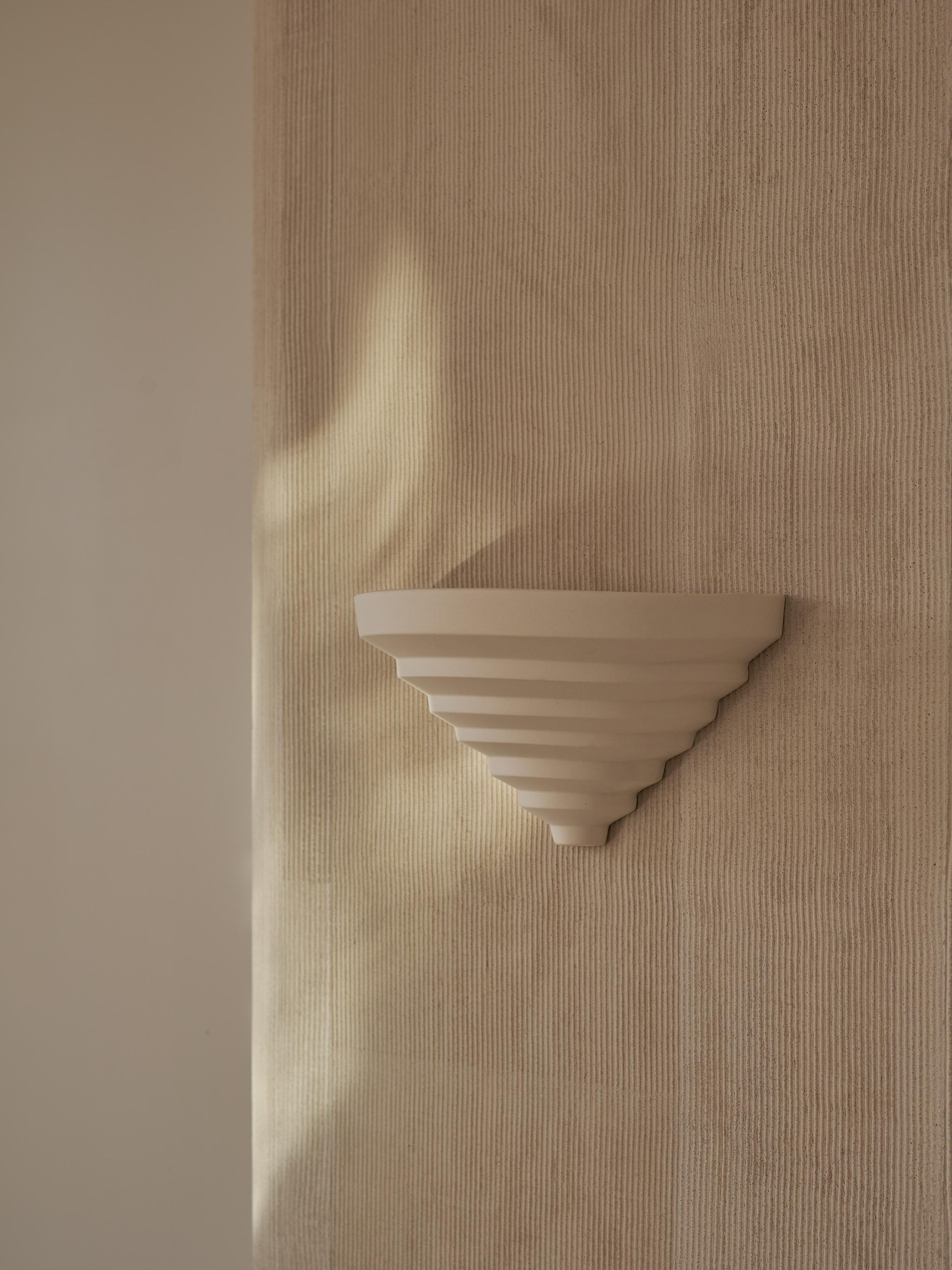 Aplique de porcelana satinada Khora Estadounidense en venta