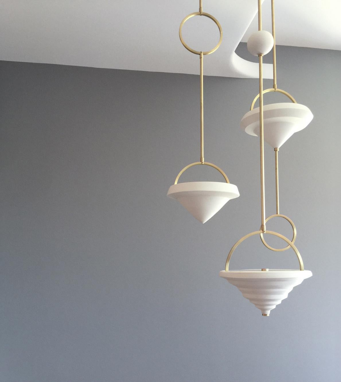 Aplique de porcelana satinada Khora en Nuevo estado para la venta en Brooklyn, NY