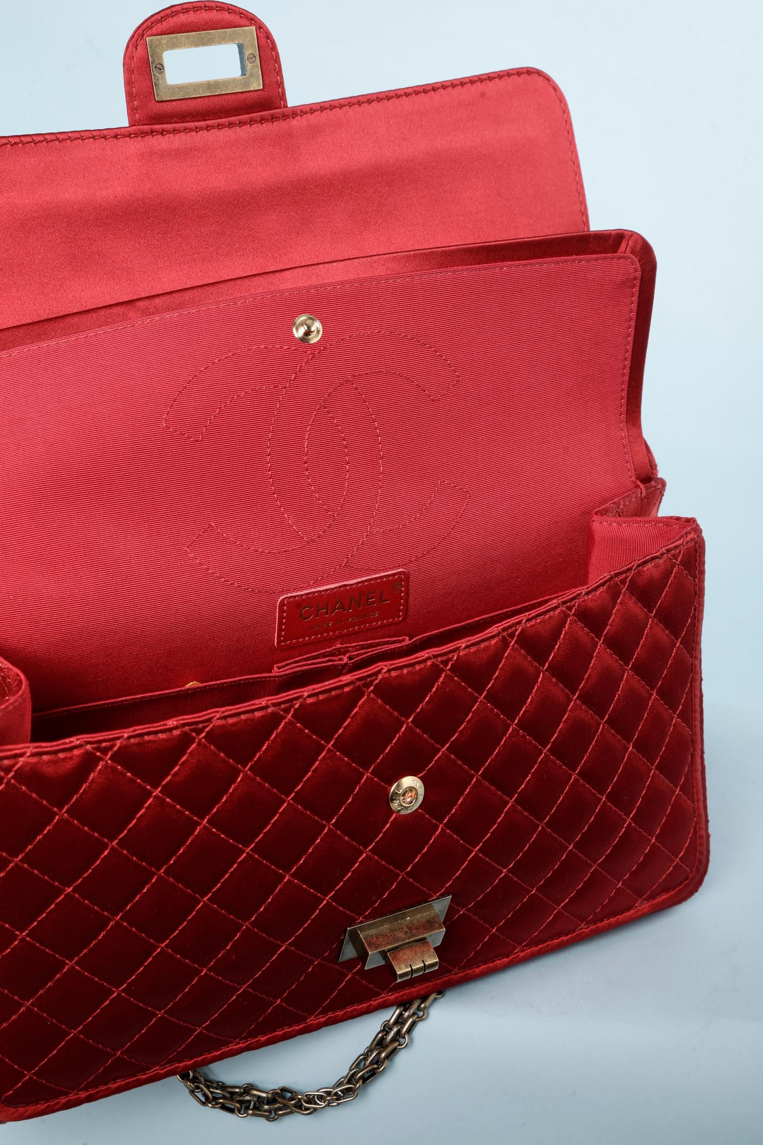 Satin Ruby Chanel bag Collection Paris-Shangai Métiers d'Arts 2011 For Sale 6