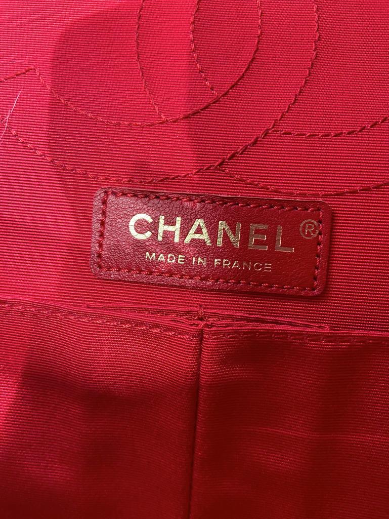 Sac Chanel en satin et rubis Collection Paris-Shangai Métiers d'Arts 2011 en vente 4